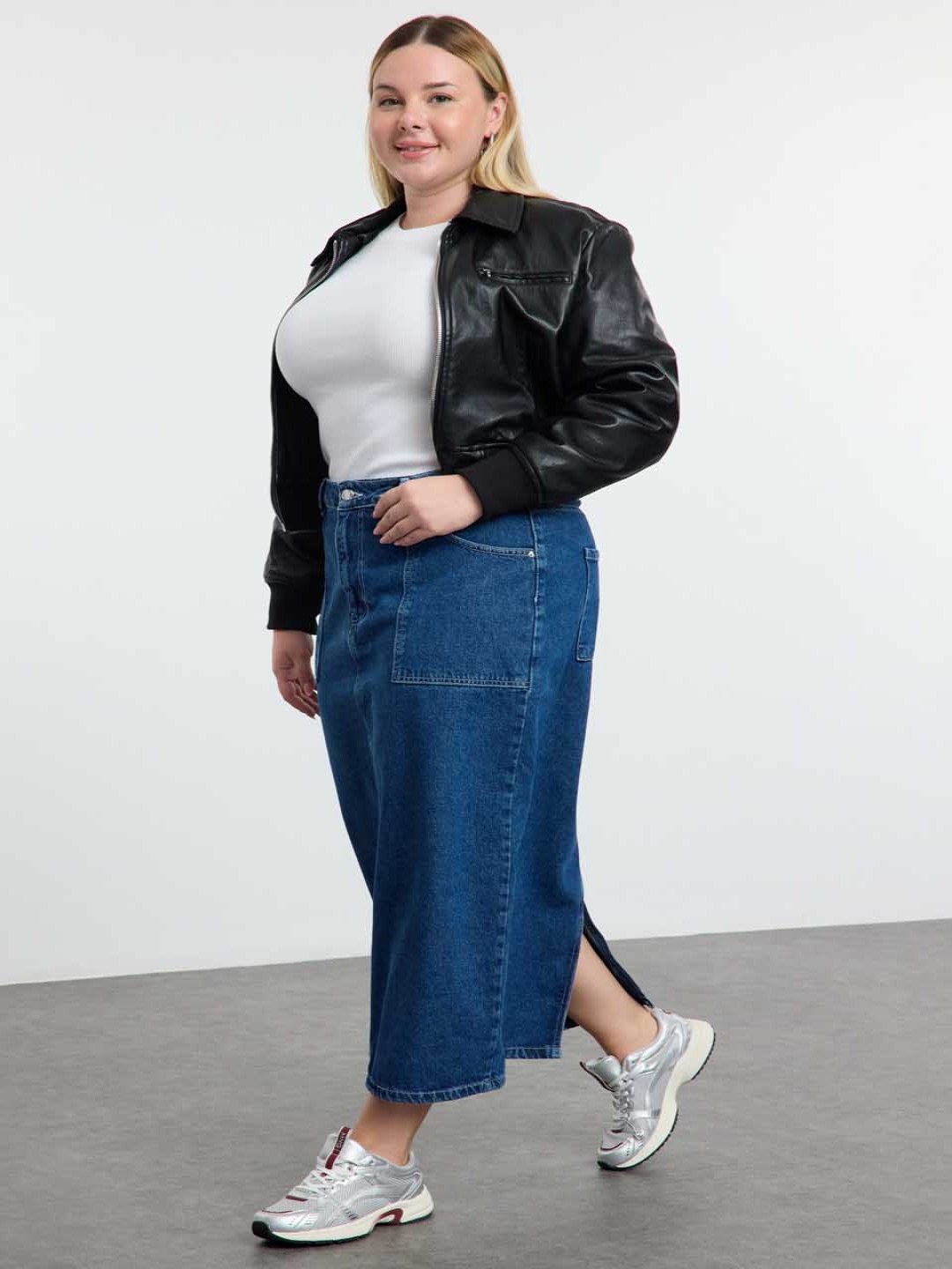 

Trendyol Back Slit Midi Skirt, Blue