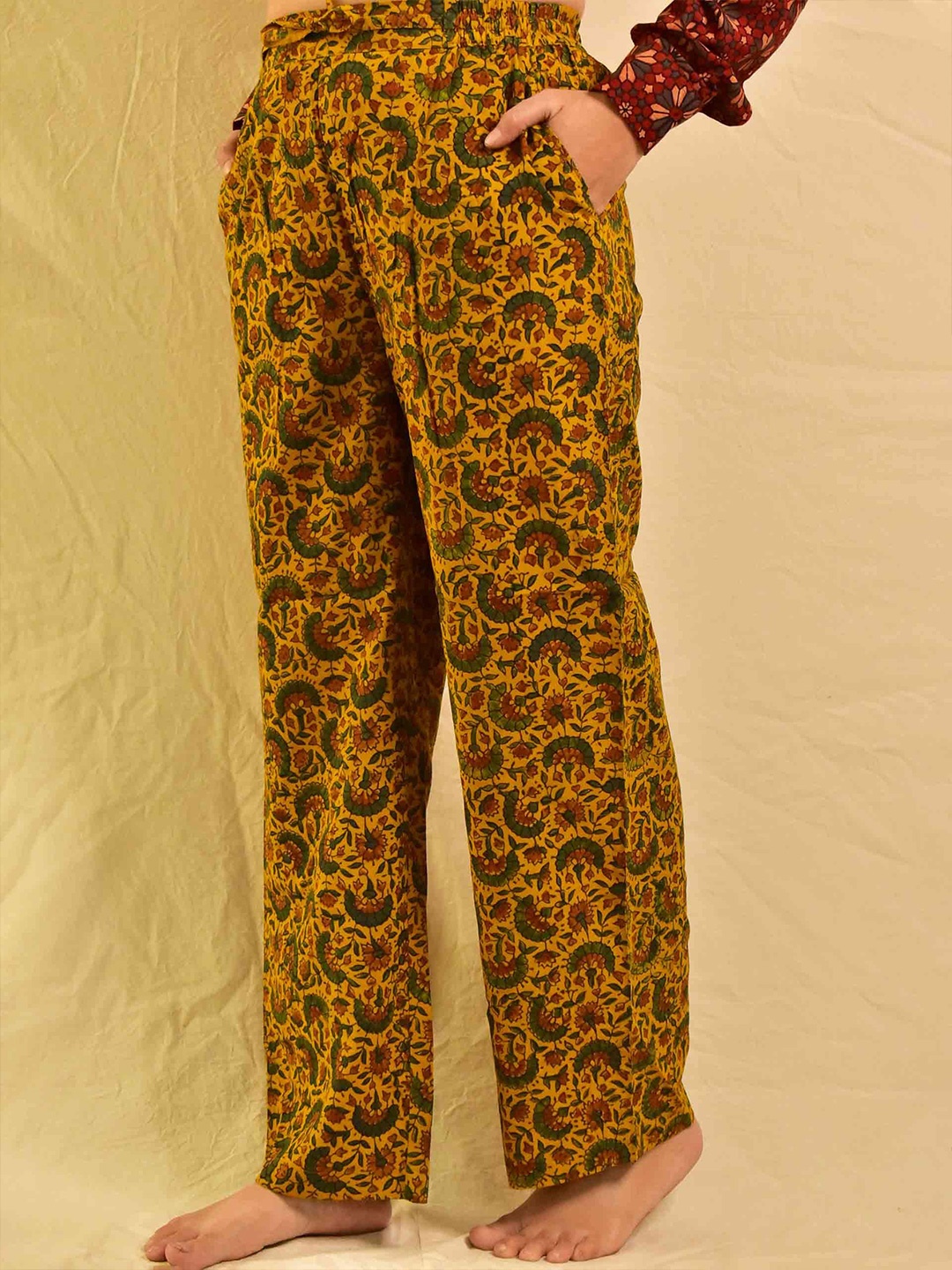 

Sundarii Women Mithaas Ajrakh Pant, Yellow