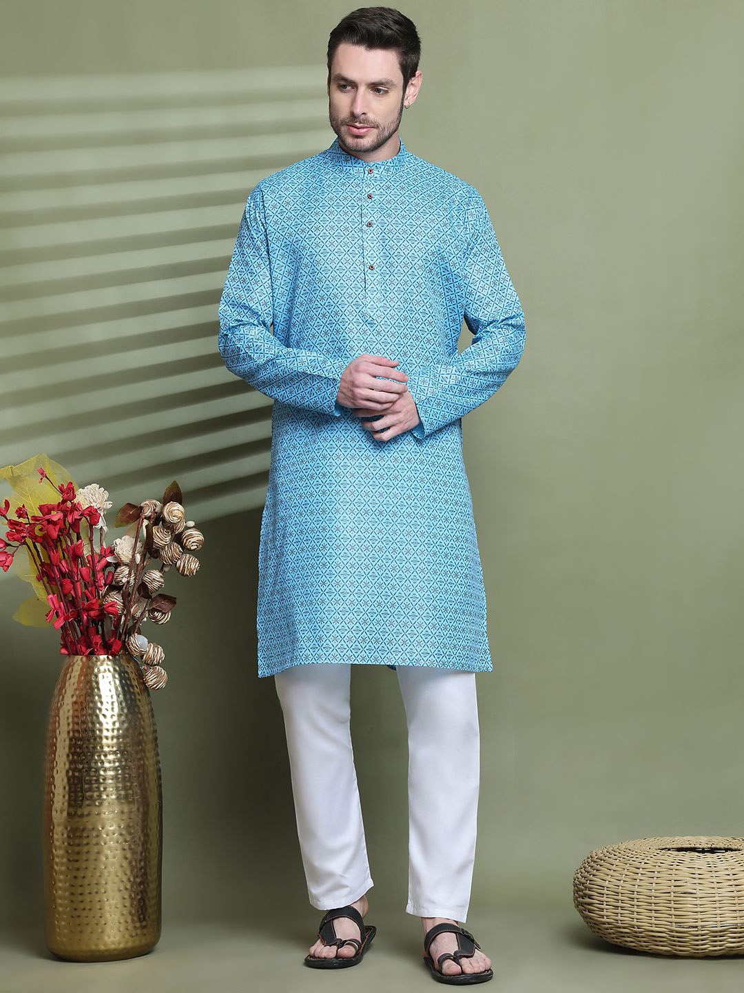 

Armaan Ethnic Men Floral Printed Regular Kurta with Pyjamas, Blue
