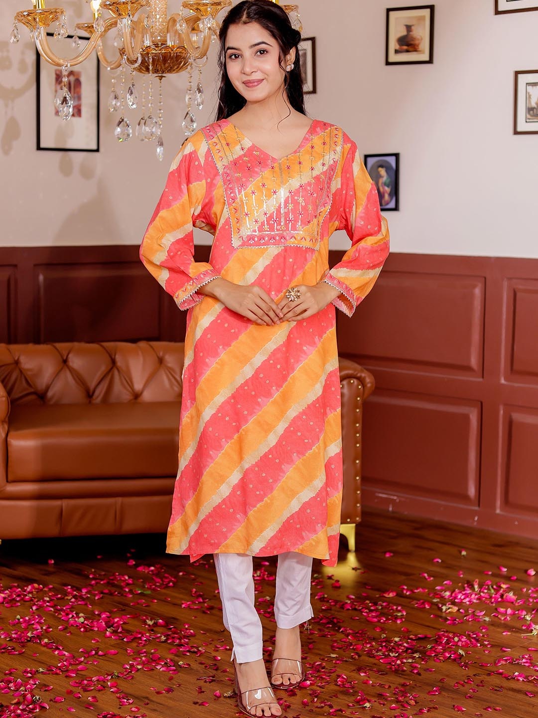 

VASVI Floral Printed V-Neck Straight Kurta, Peach