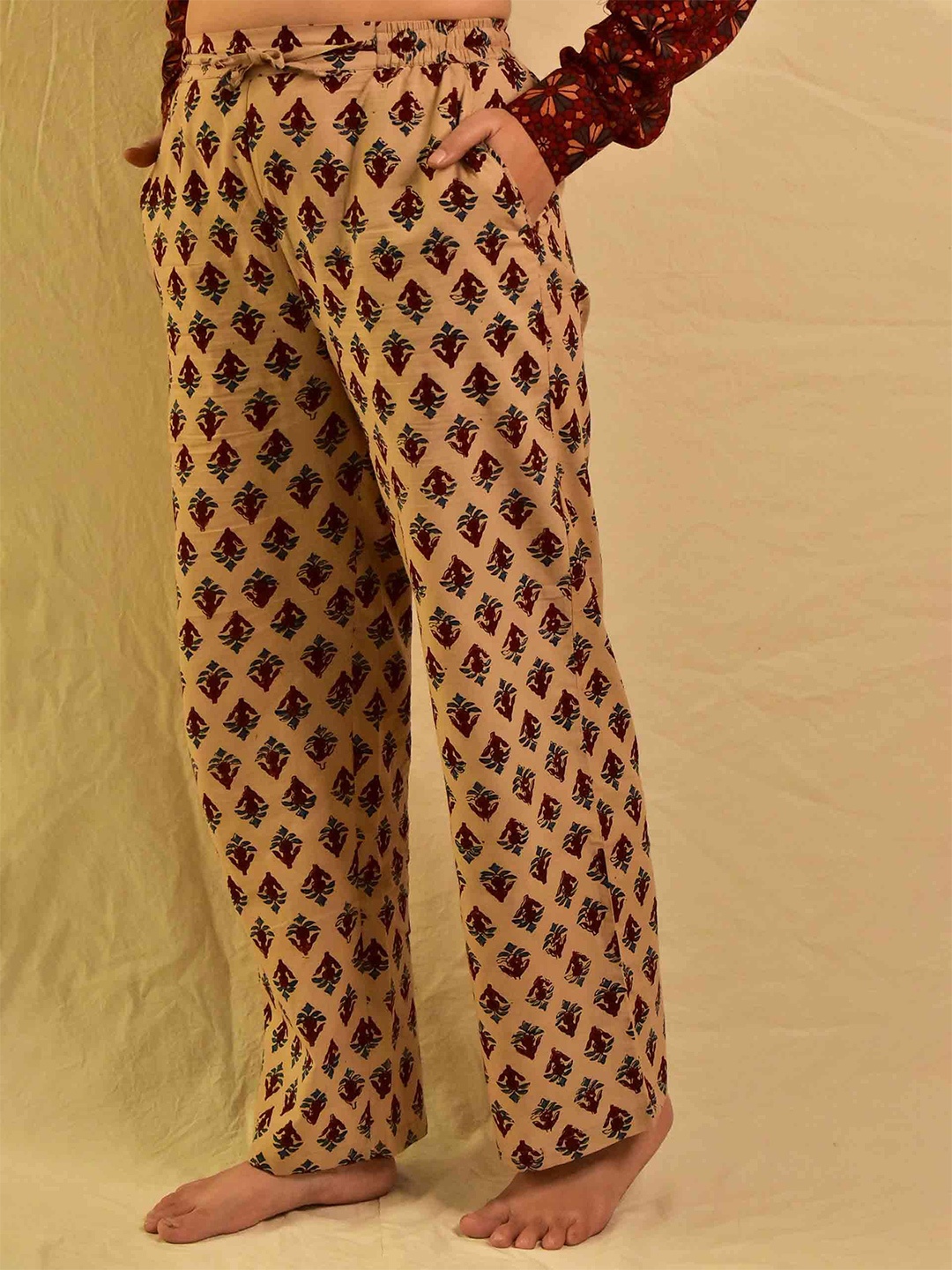 

Sundarii Women Floral Printed Cotton Palazzos, Beige