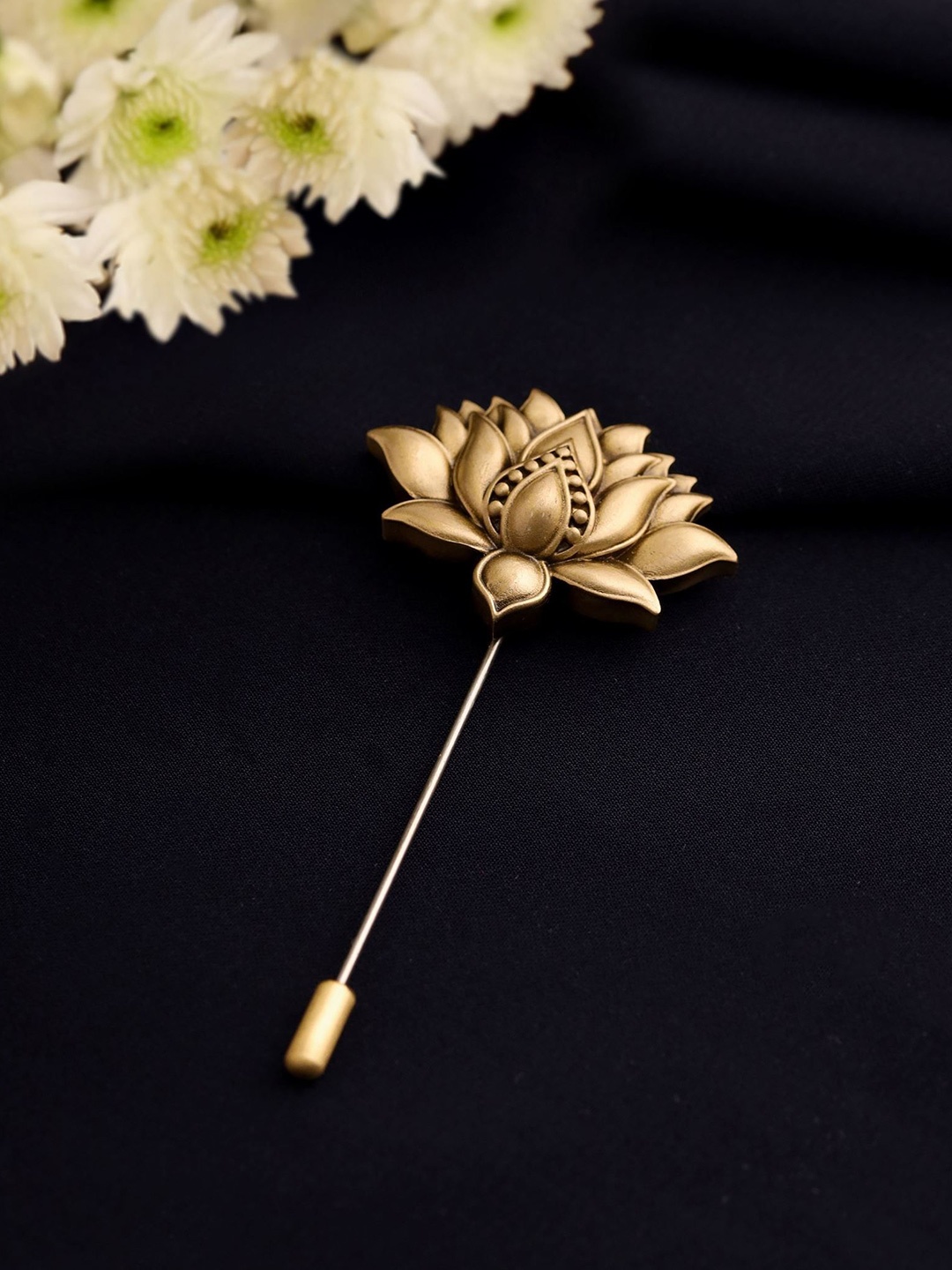

COSA NOSTRAA Lotus Aura Lapel Pin, Grey