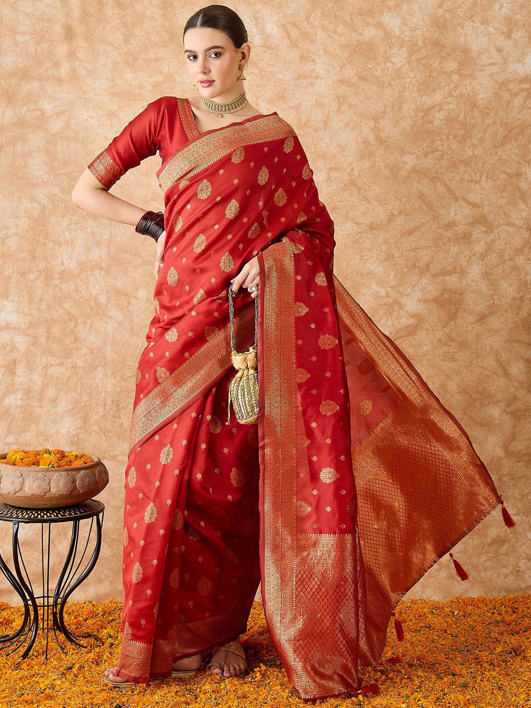 

MANVAA Woven Design Zari Silk Blend Banarasi Saree, Red