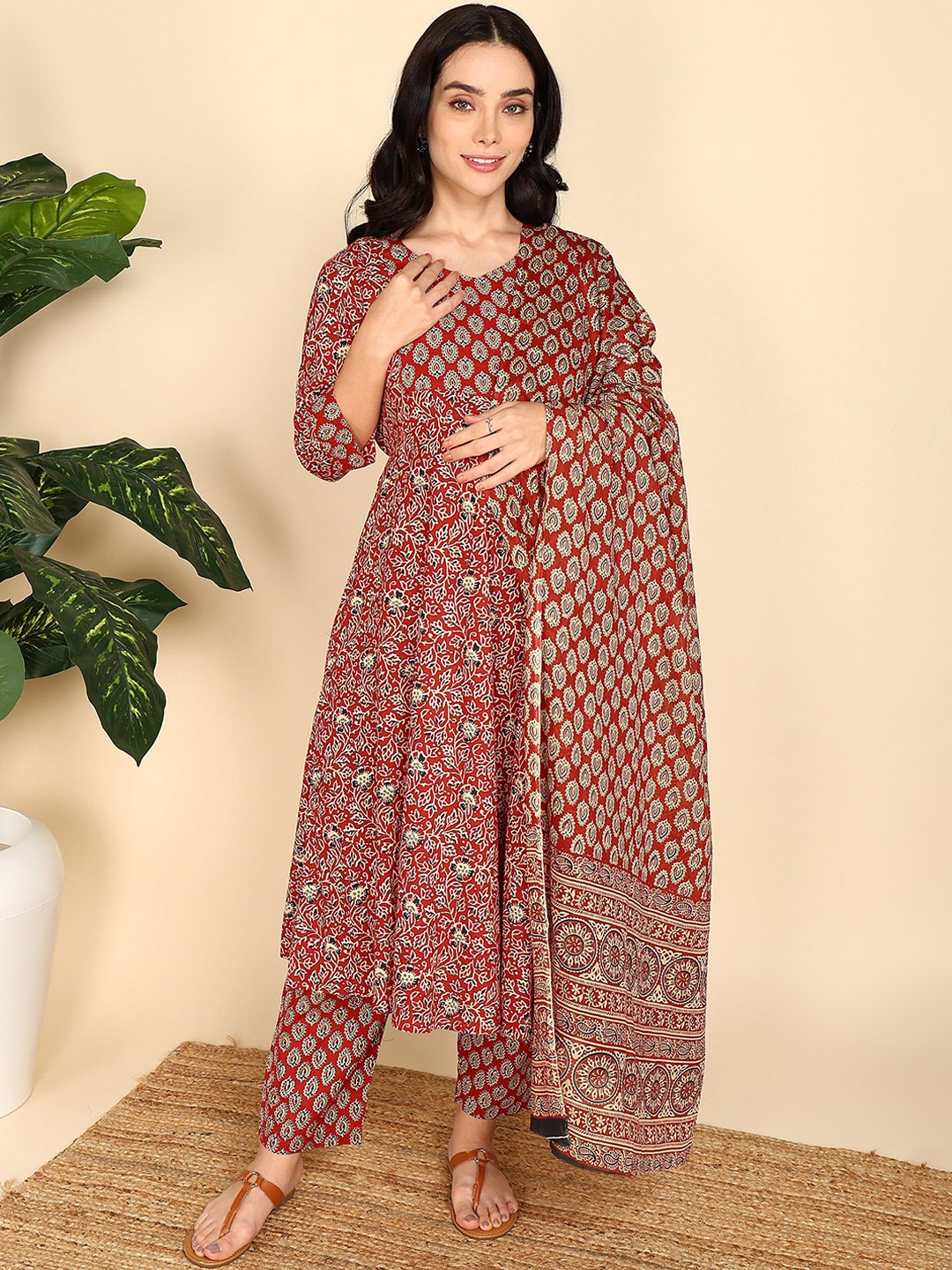

Moms Ever Women Floral Printed Pure Cotton Maternity & Feeding Kurta Set with Dupatta, Red