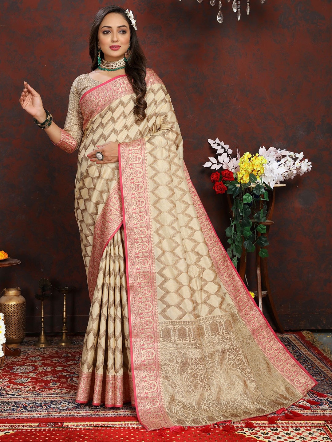 

LeeliPeeri Designer Woven Design Zari Silk Blend Saree, Cream