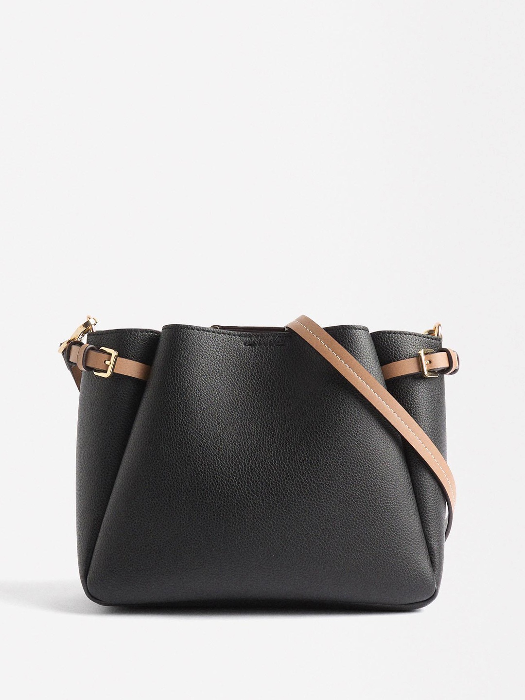

PARFOIS Structured Sling Bag, Black