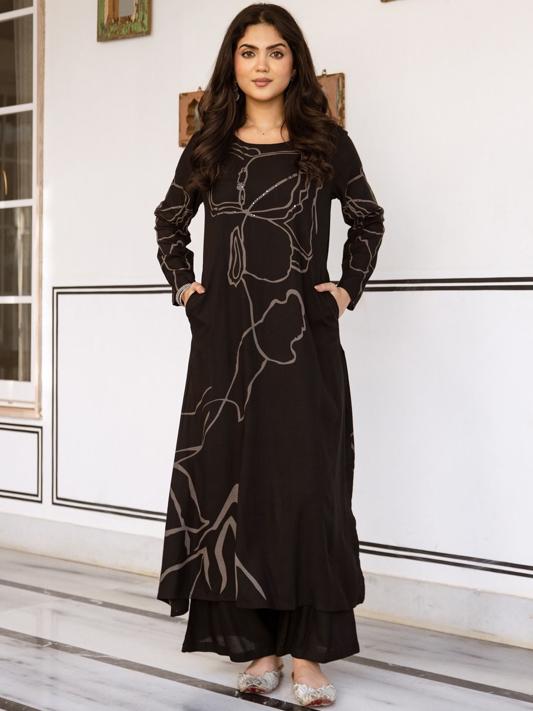 

Kaftanize Bold Flower Motif With Mirror Top With Trousers, Black
