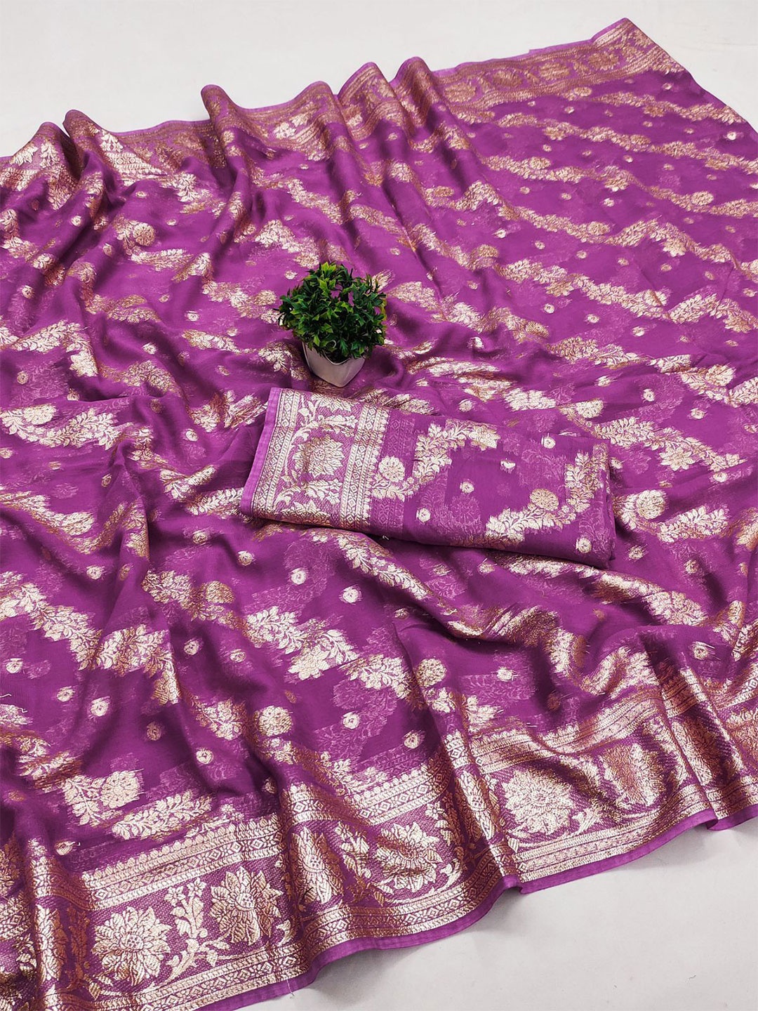 

PAYAL CREATION Ethnic Motifs Zari Pure Georgette Saree, Pink