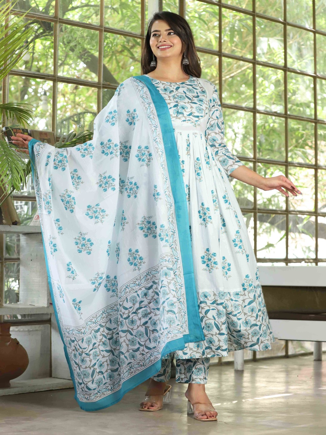 

Vaimiya Women Floral Printed Regular Pure Cotton Kurta with Trousers & With Dupatta, White