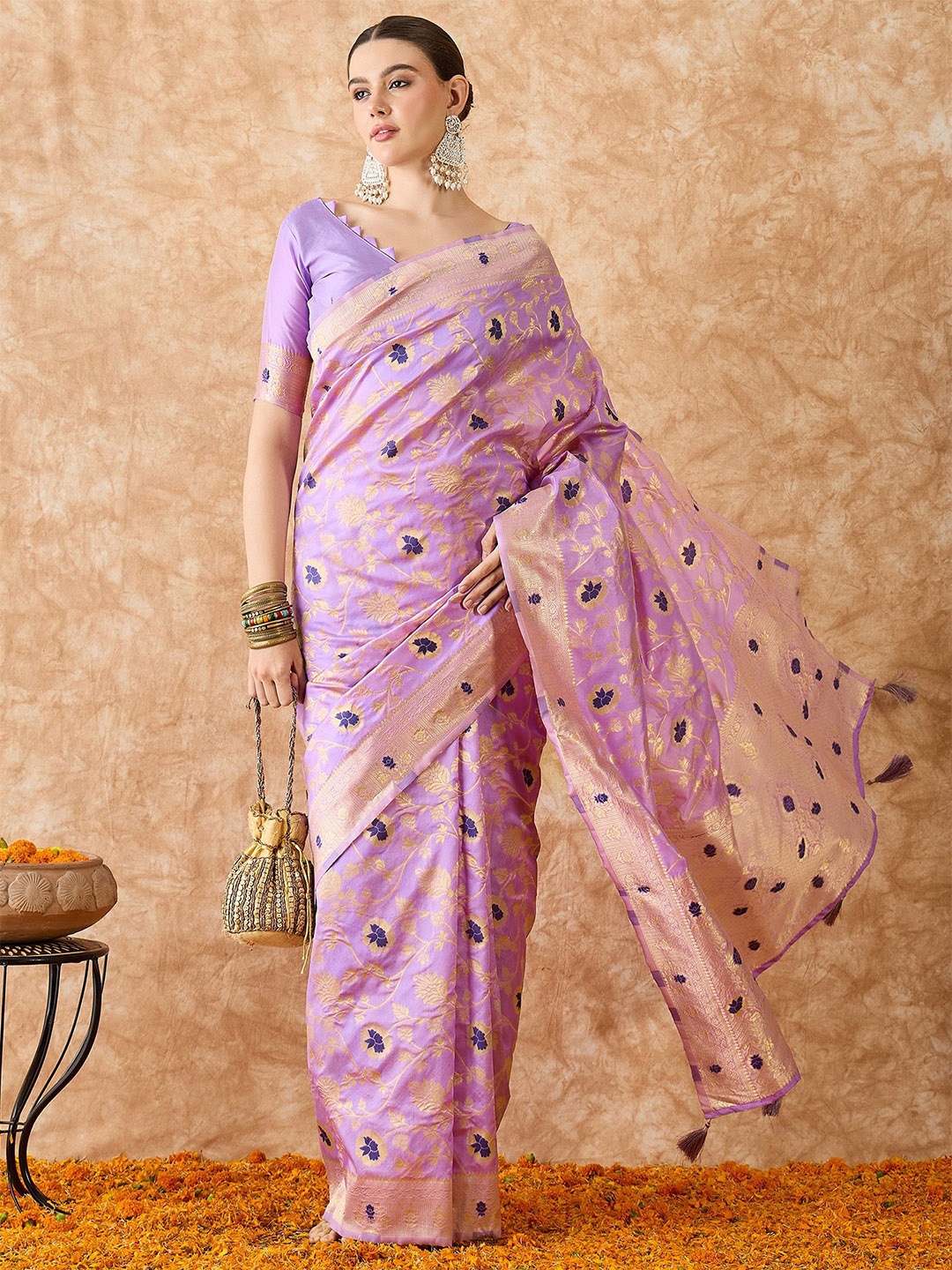 

Maroosh Ethnic Motifs Zari Banarasi Saree, Lavender