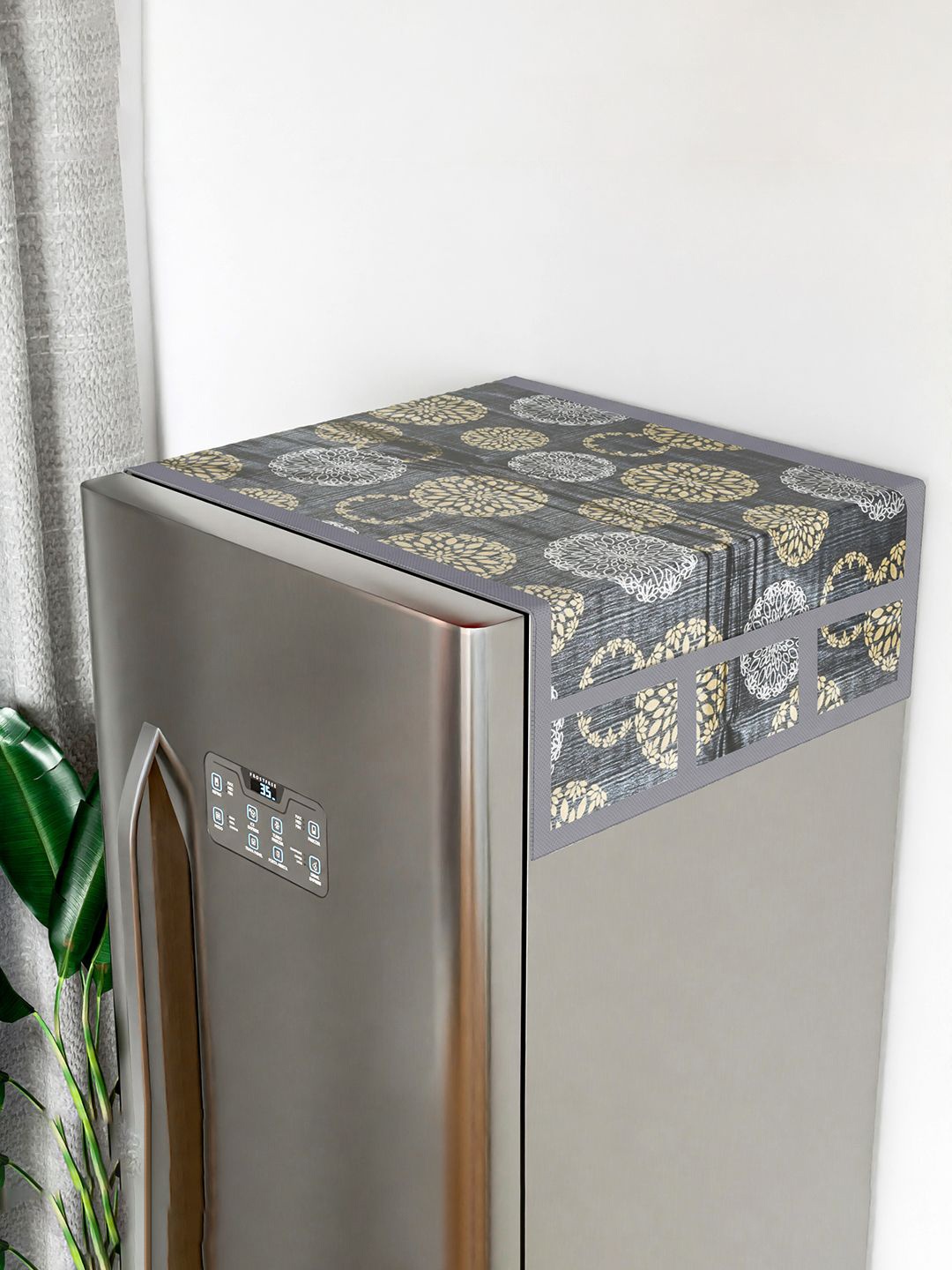 

Kuber Industries Black & White Printed Refrigerator Cover