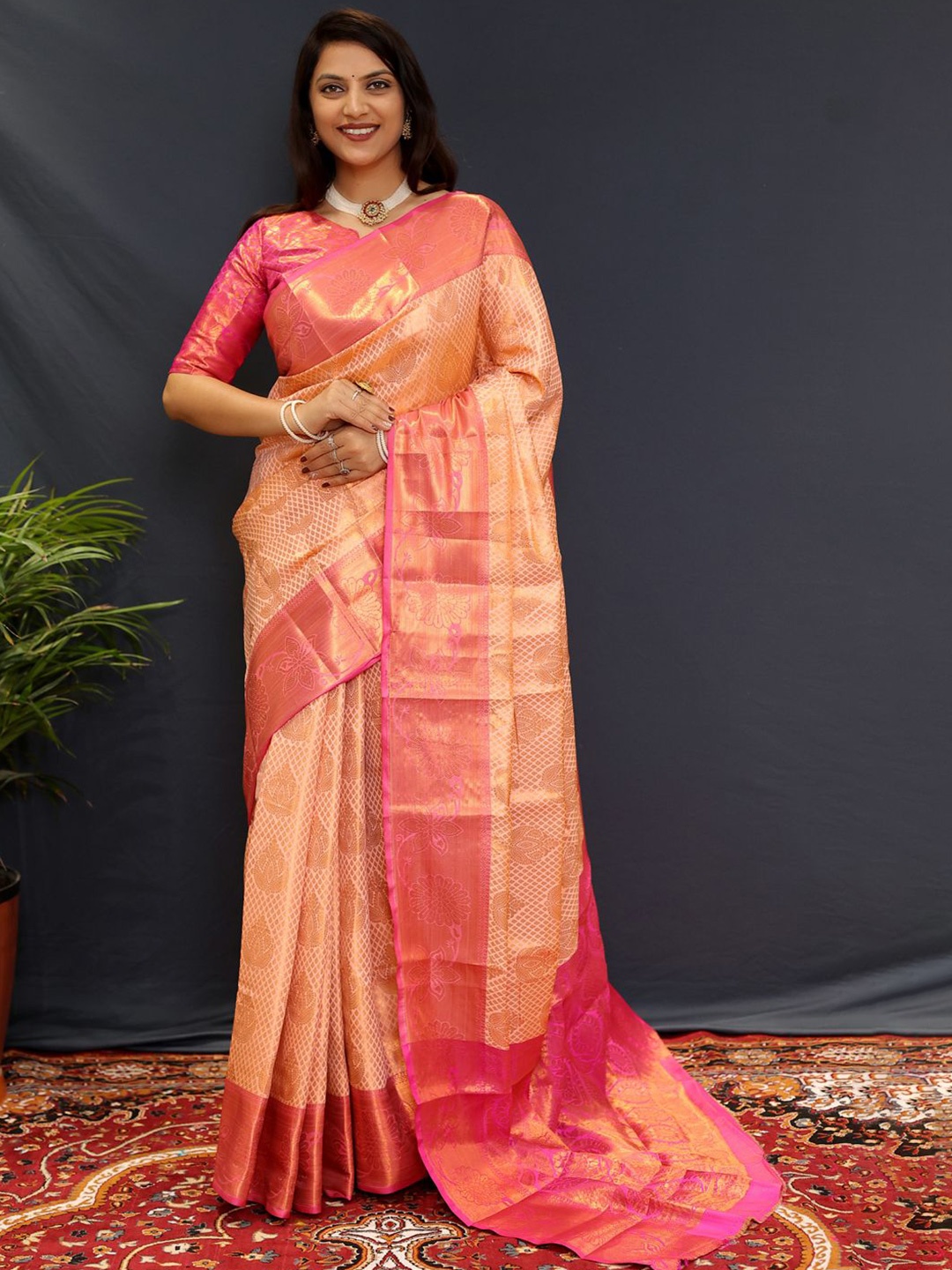 

VILLAGIUS Woven Design Zari Kanjeevaram Saree, Cream