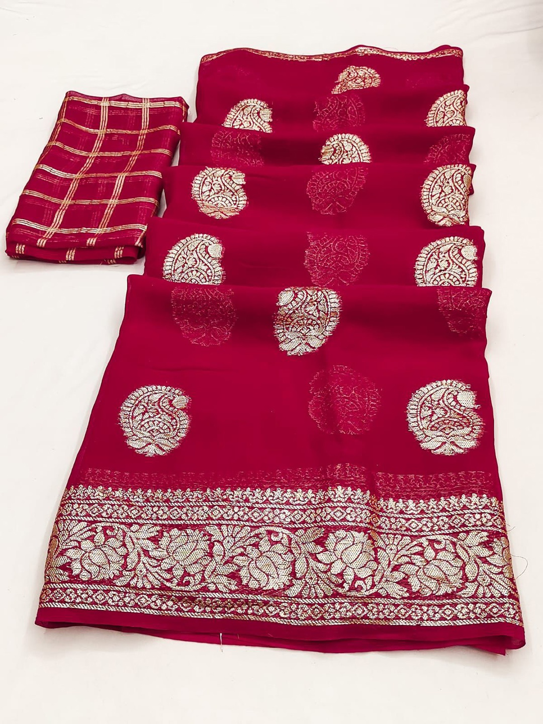 

PAYAL CREATION Ethnic Motifs Zari Pure Georgette Saree, Red