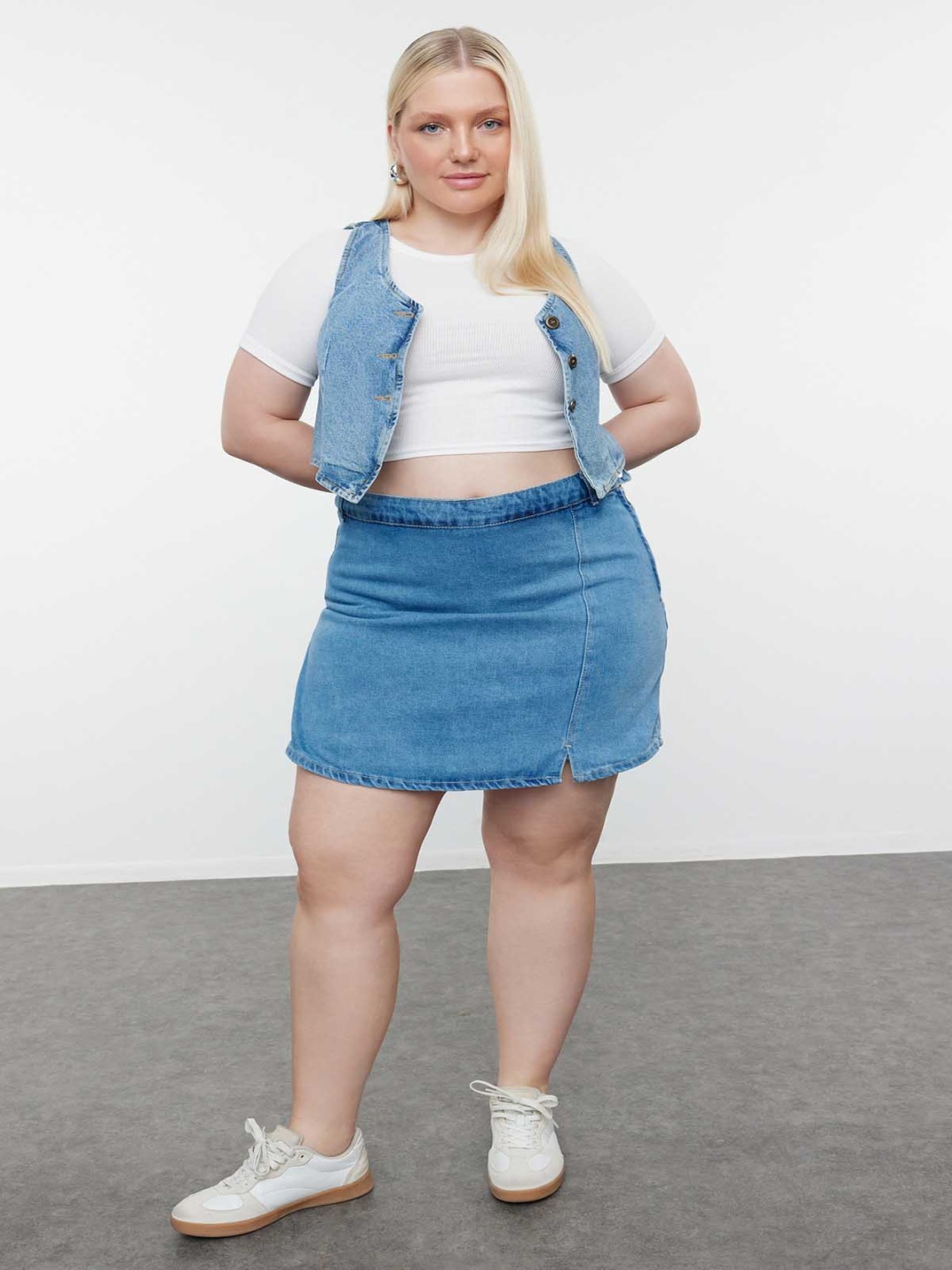 

Trendyol Women Cotton Denim Shorts, Blue