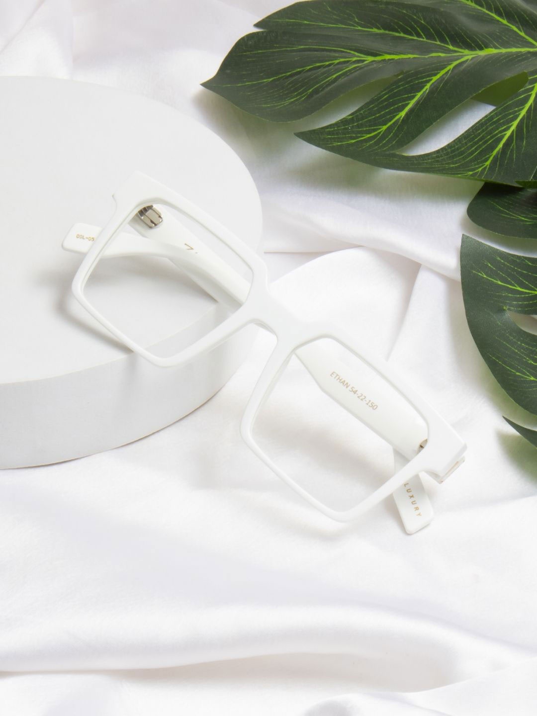 

Ted Smith Unisex White Square Luxury Acetate Frames