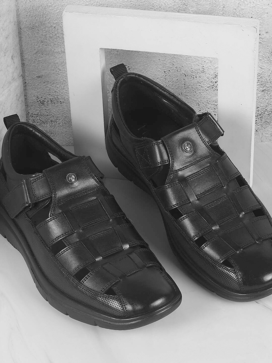 

Metro Men Leather Velcro Comfort Sandals, Black