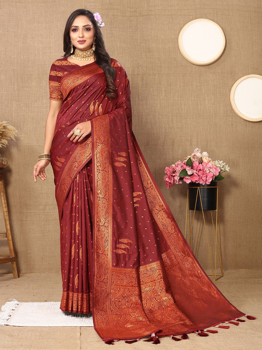 

LeeliPeeri Designer Ethnic Motifs Zari Organza Banarasi Saree, Red