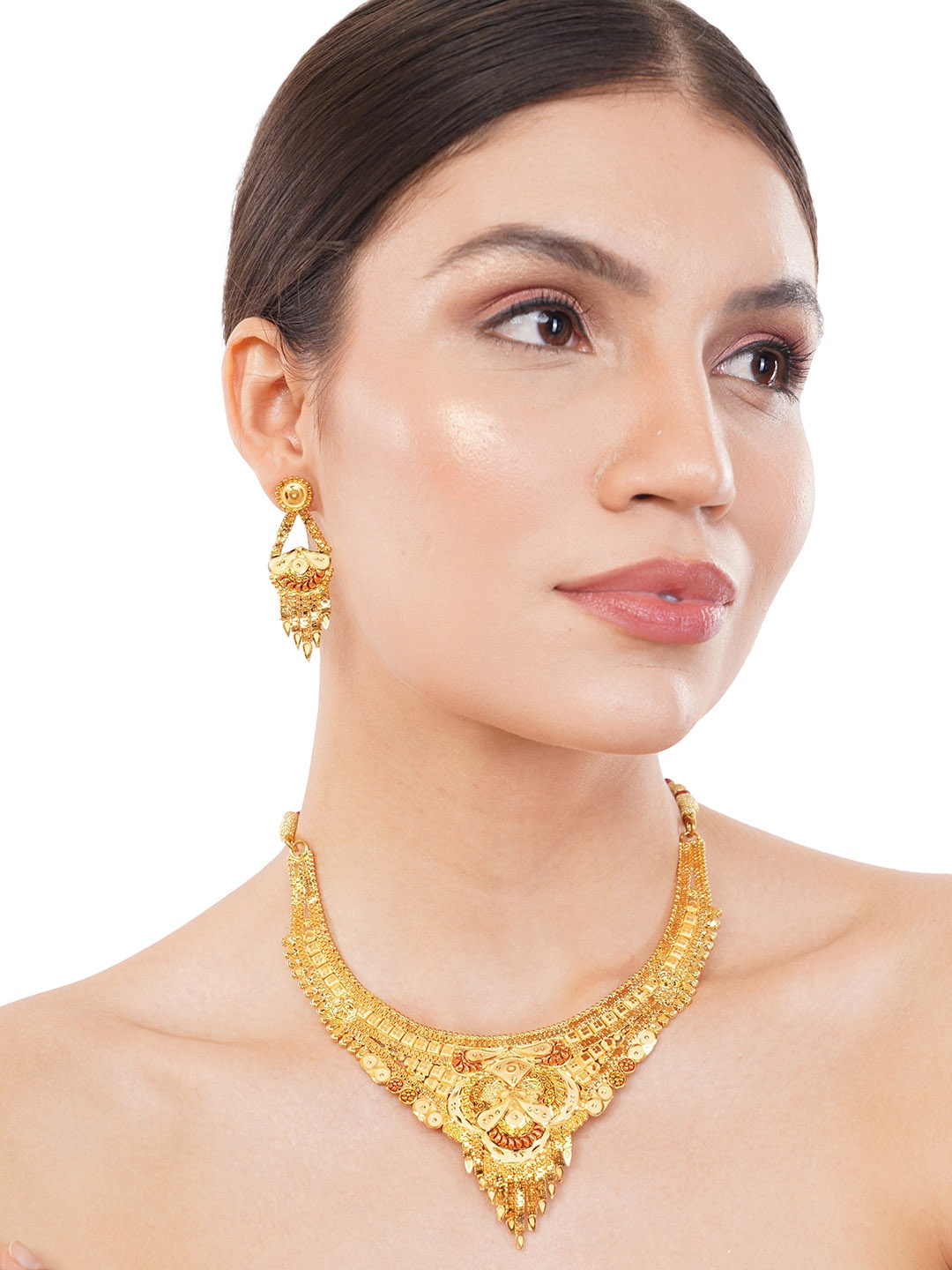 

Zhouse Gold Plated Textured Jewellery Set