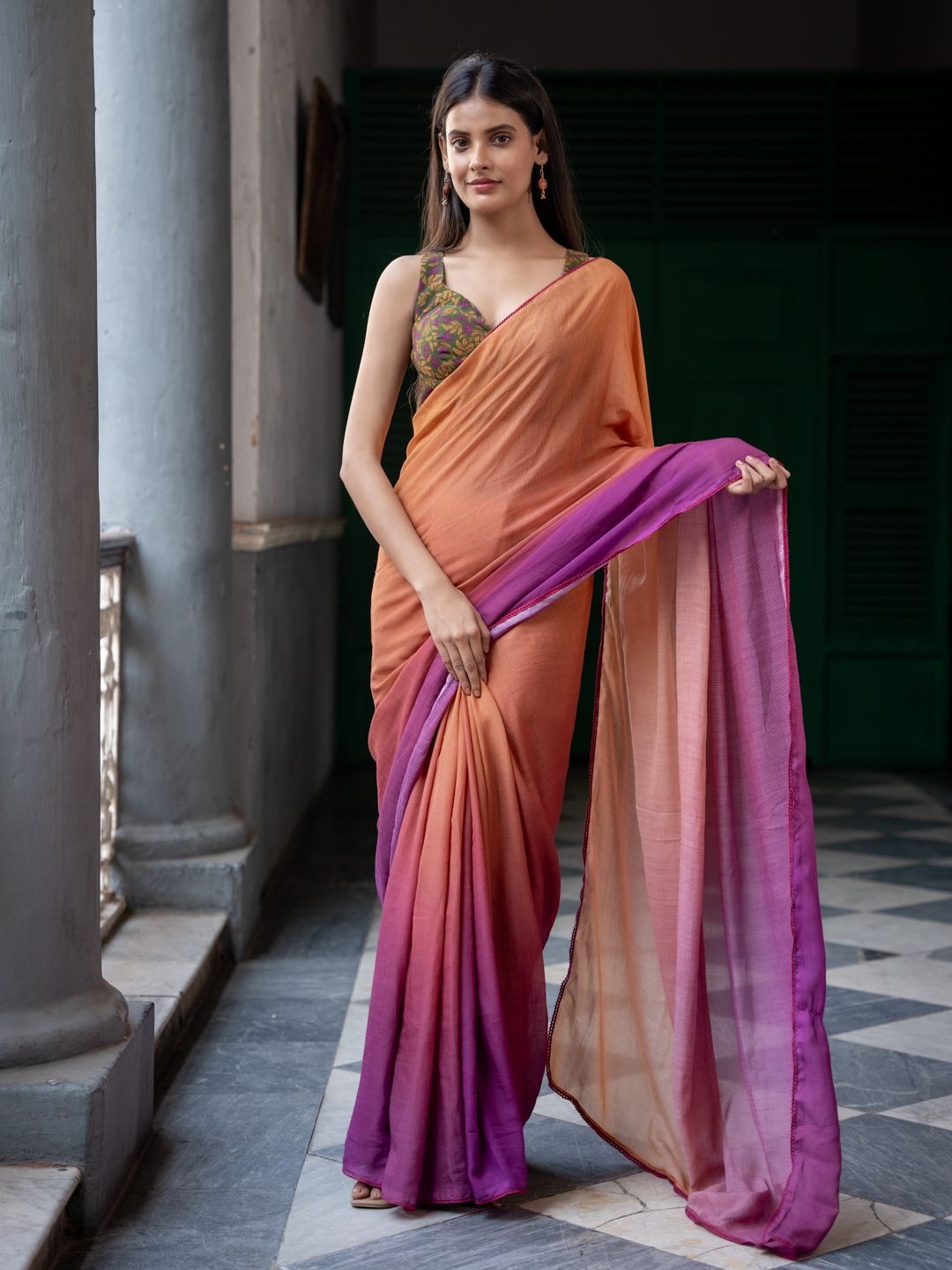 

Suta Ombre Multi Color Cotton Blend Saree., Orange