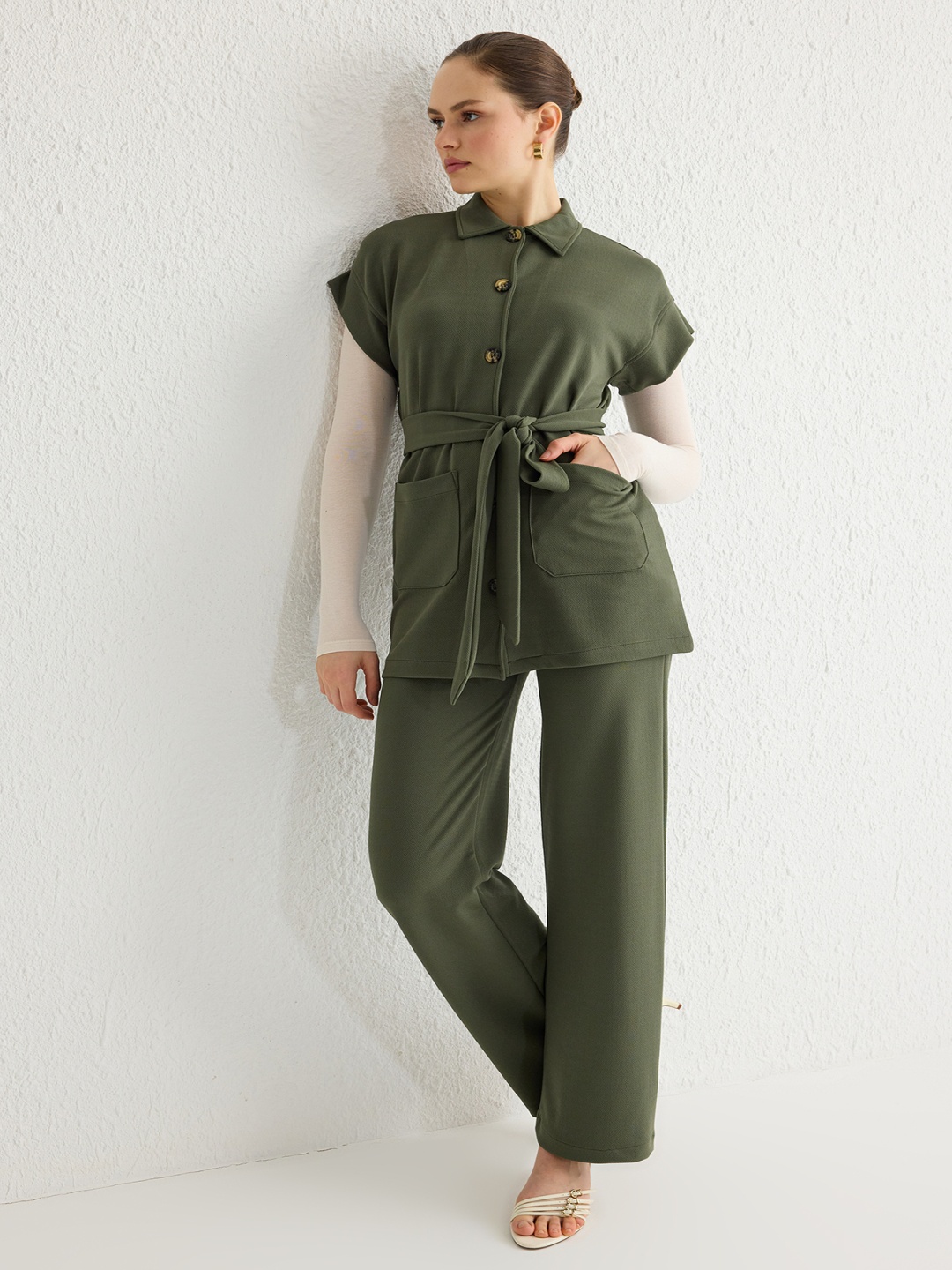 

Trendyol Shirt Collar Short Sleeves Shirt With Trousers And Belt, Khaki