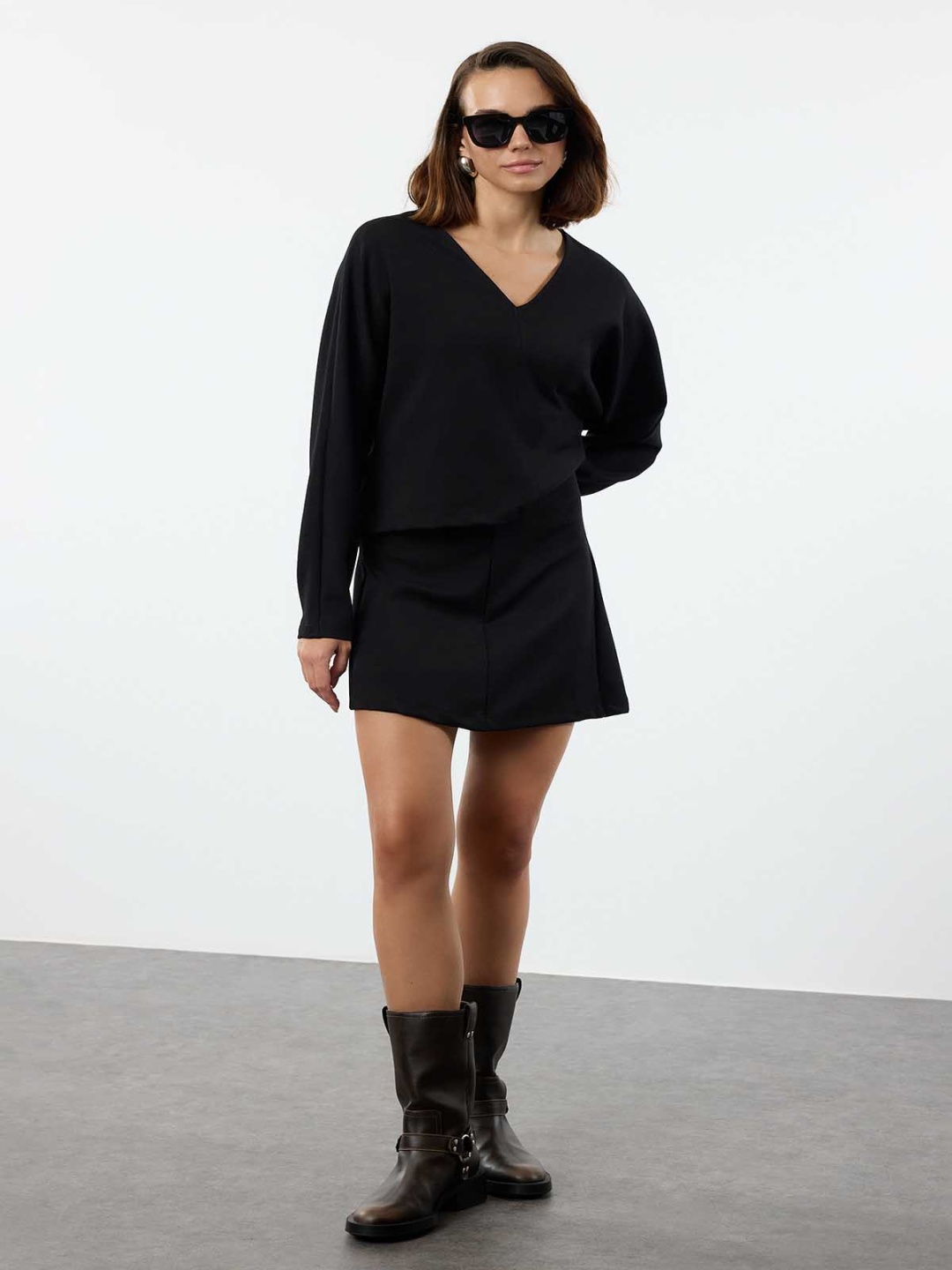 

Trendyol V-Neck Top And Skirt, Black