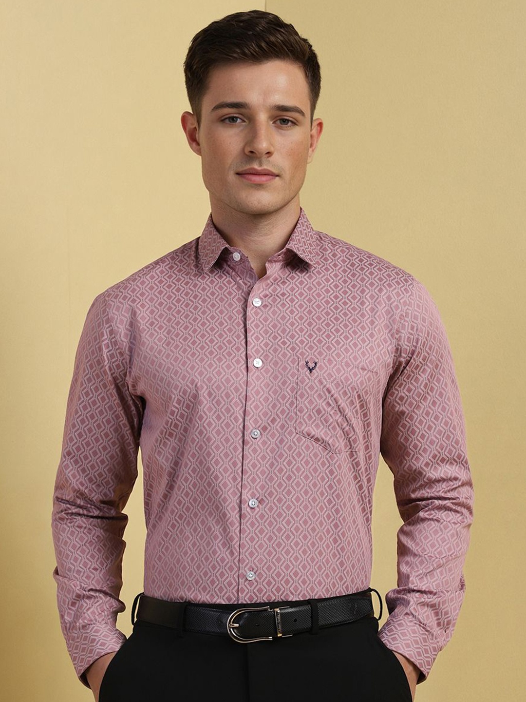 

Allen Solly Men Slim Fit Spread Collar Geometric Printed Cotton Formal Shirt, Pink