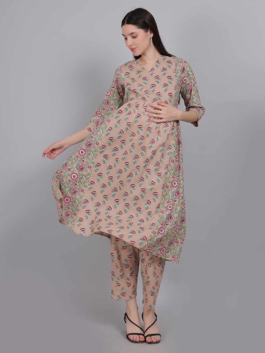 

Moms Ever Women Floral Printed Regular Pure Cotton Maternity & Feeding Kurta Set, Beige