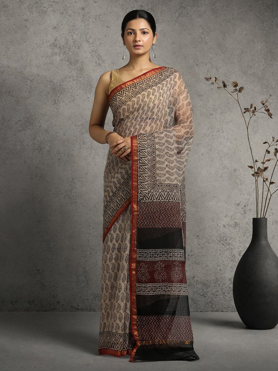 

Suha Bagh Printed Pure Cotton Kota Saree, Beige