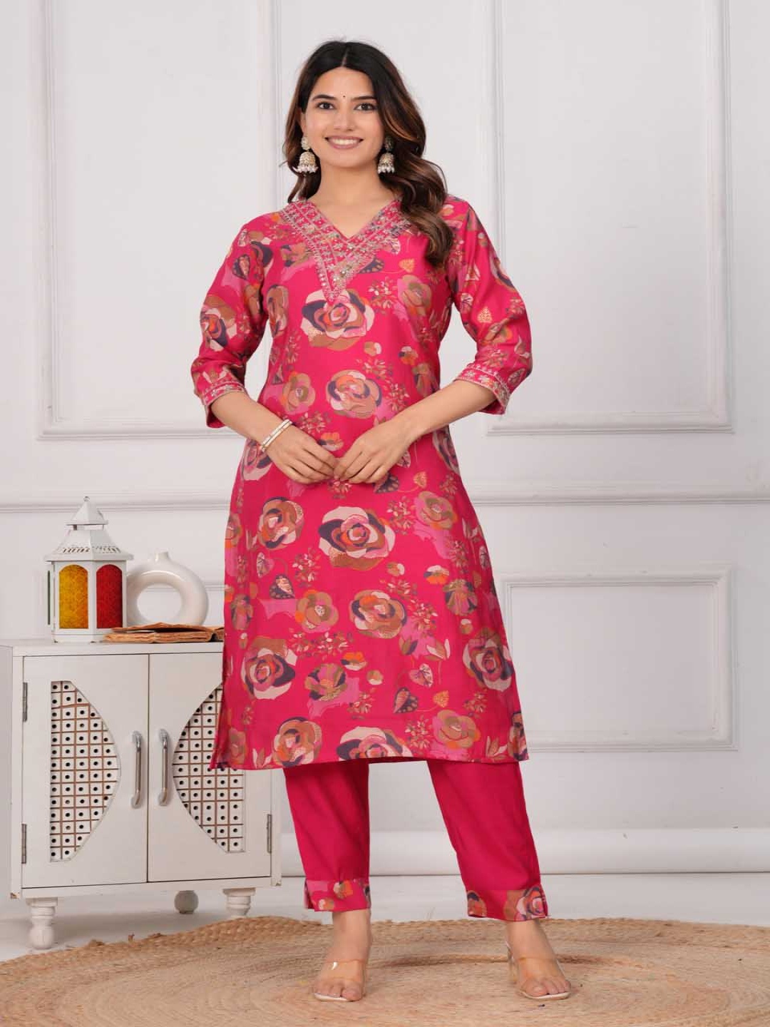

UNISETS Women Ethnic Motifs Printed Regular Sequinned Chanderi Silk Kurta with Pyjamas, Rose