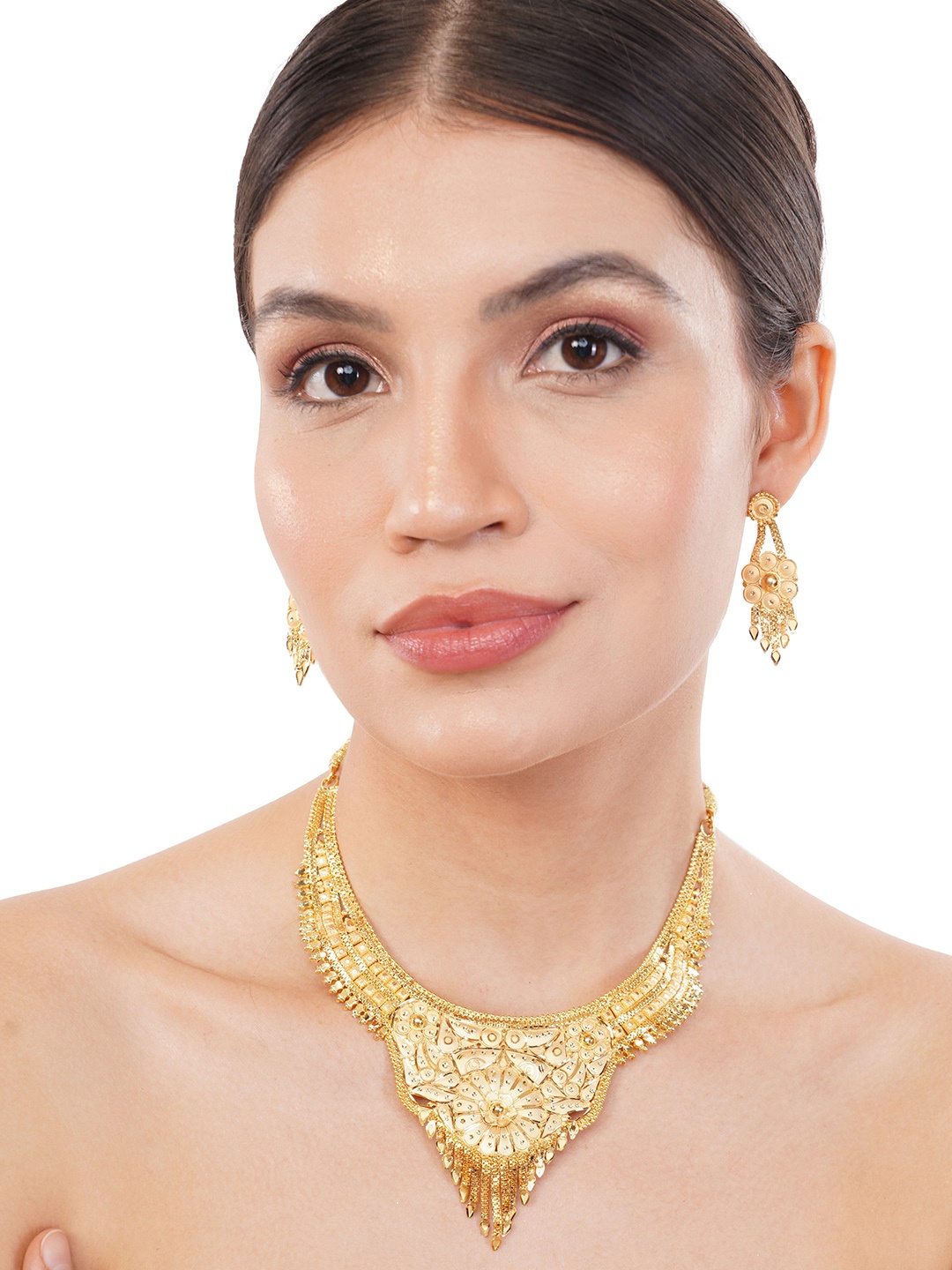 

Zhouse Gold Plated Textured Jewellery Set