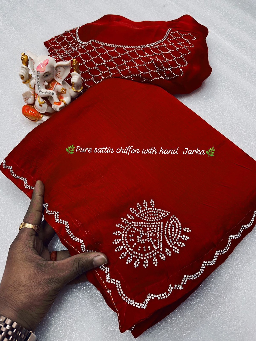 

PAYAL CREATION Ethnic Motifs Beads and Stones Pure Georgette Saree, Red