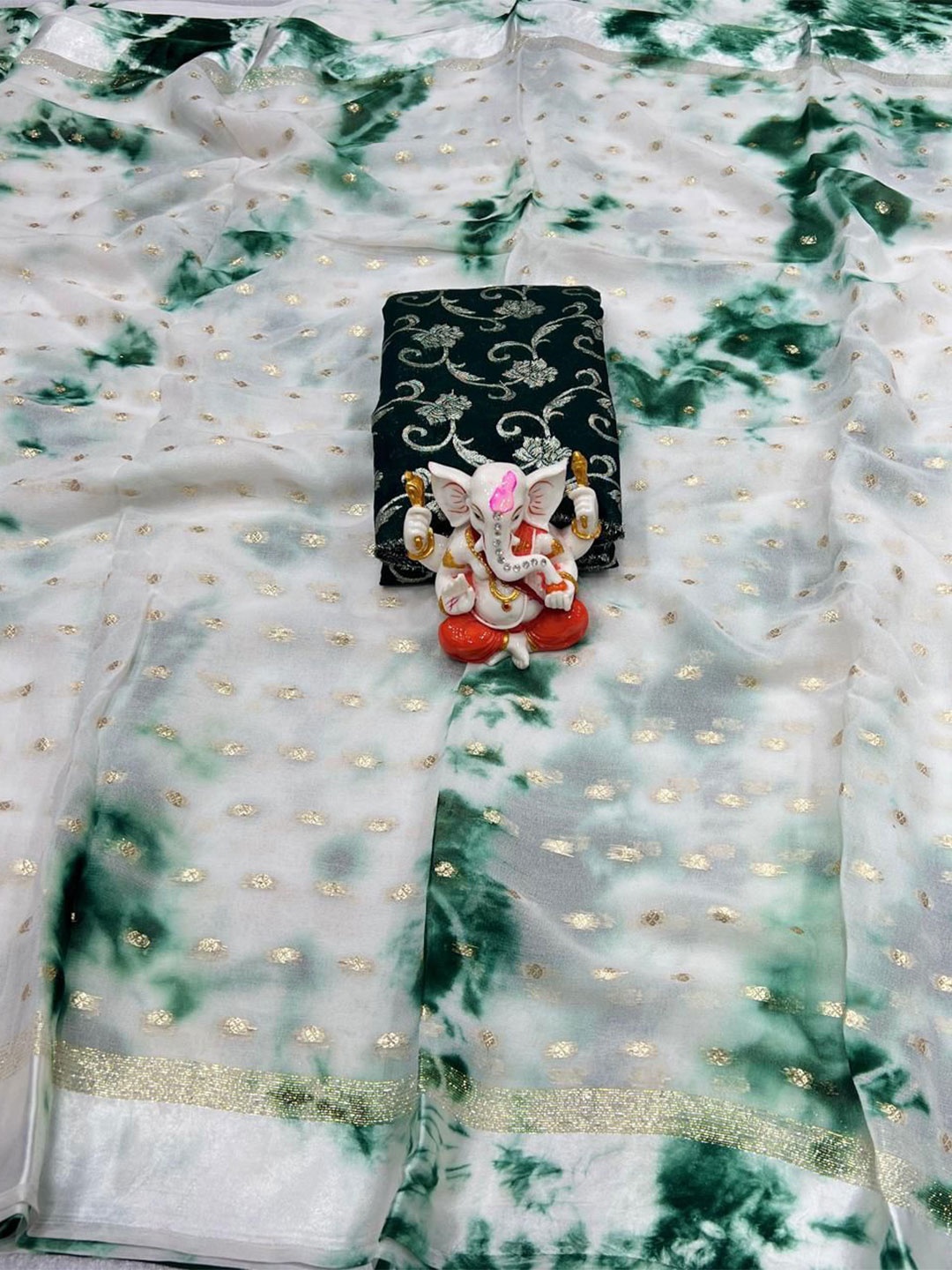 

PAYAL CREATION Zari Pure Georgette Saree, Green