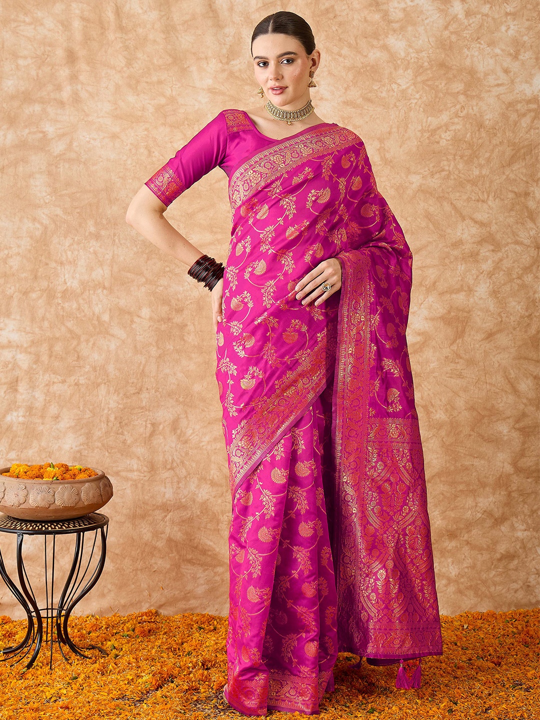 

MANVAA Woven Design Zari Silk Blend Banarasi Saree, Pink