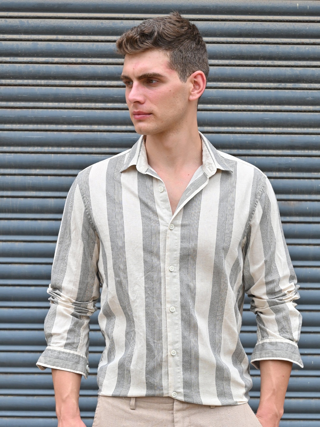 

Tommy - Linen Striped Shirt - Beige