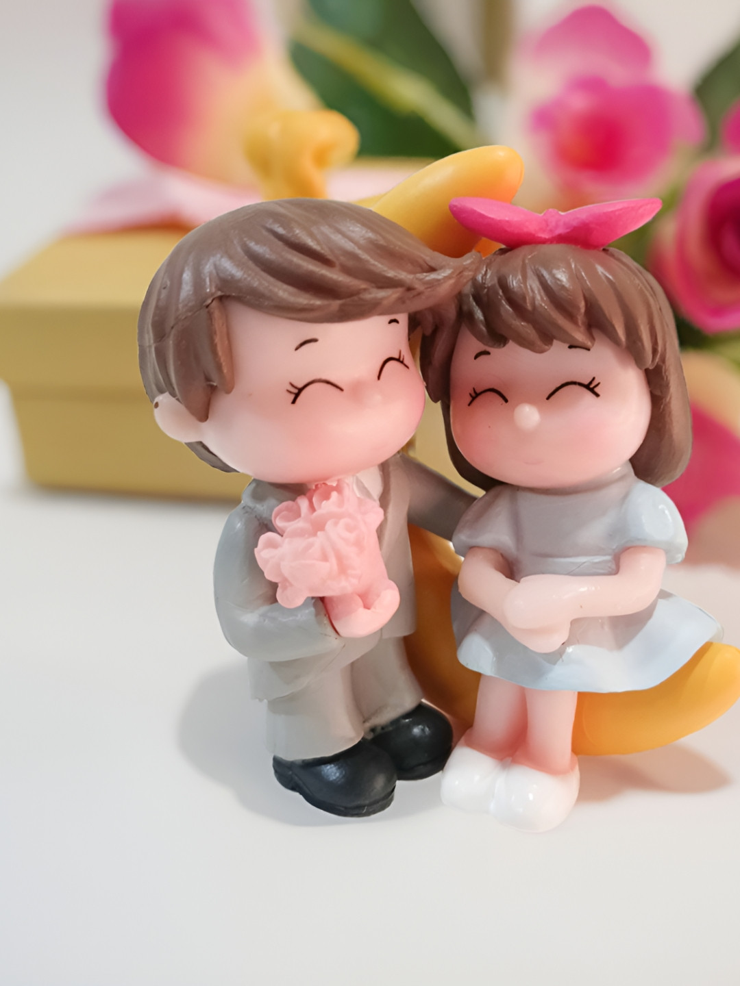 

Special You Grey & White Ceramic MoonBlue Couple Showpieces