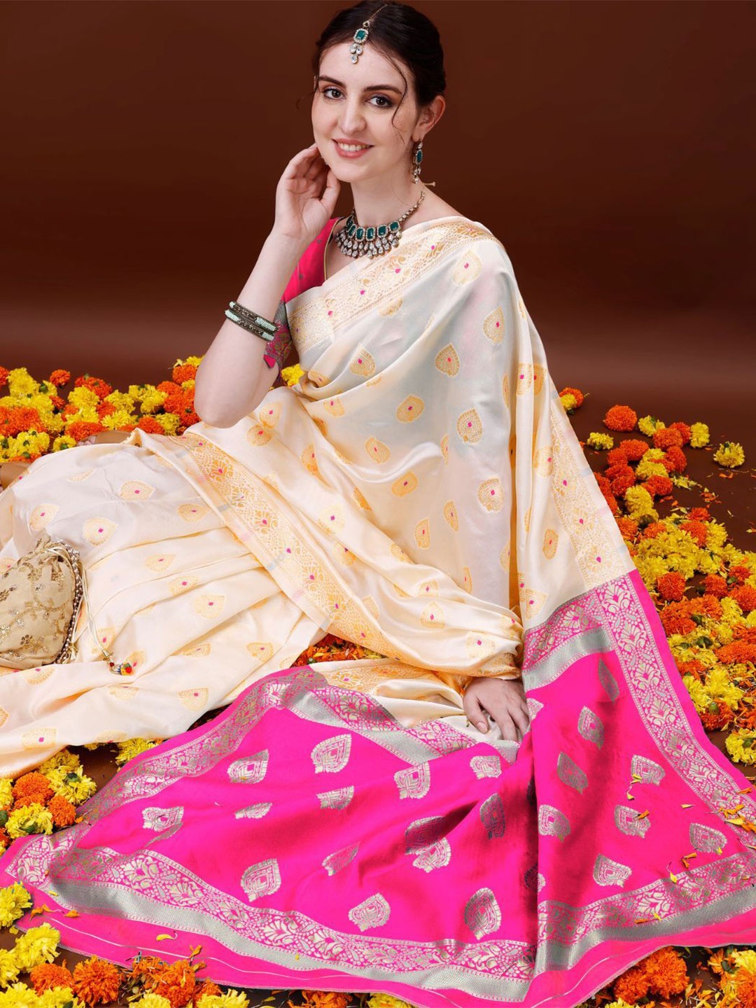 

KALINI Woven Design Zari Banarasi Saree, Pink