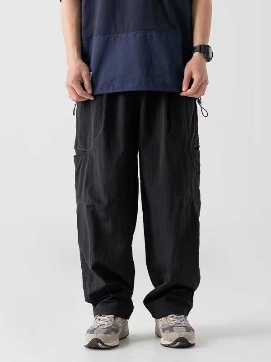 

StyleCast Men Relaxed Fit Mid-Rise Cotton Cargo, Black