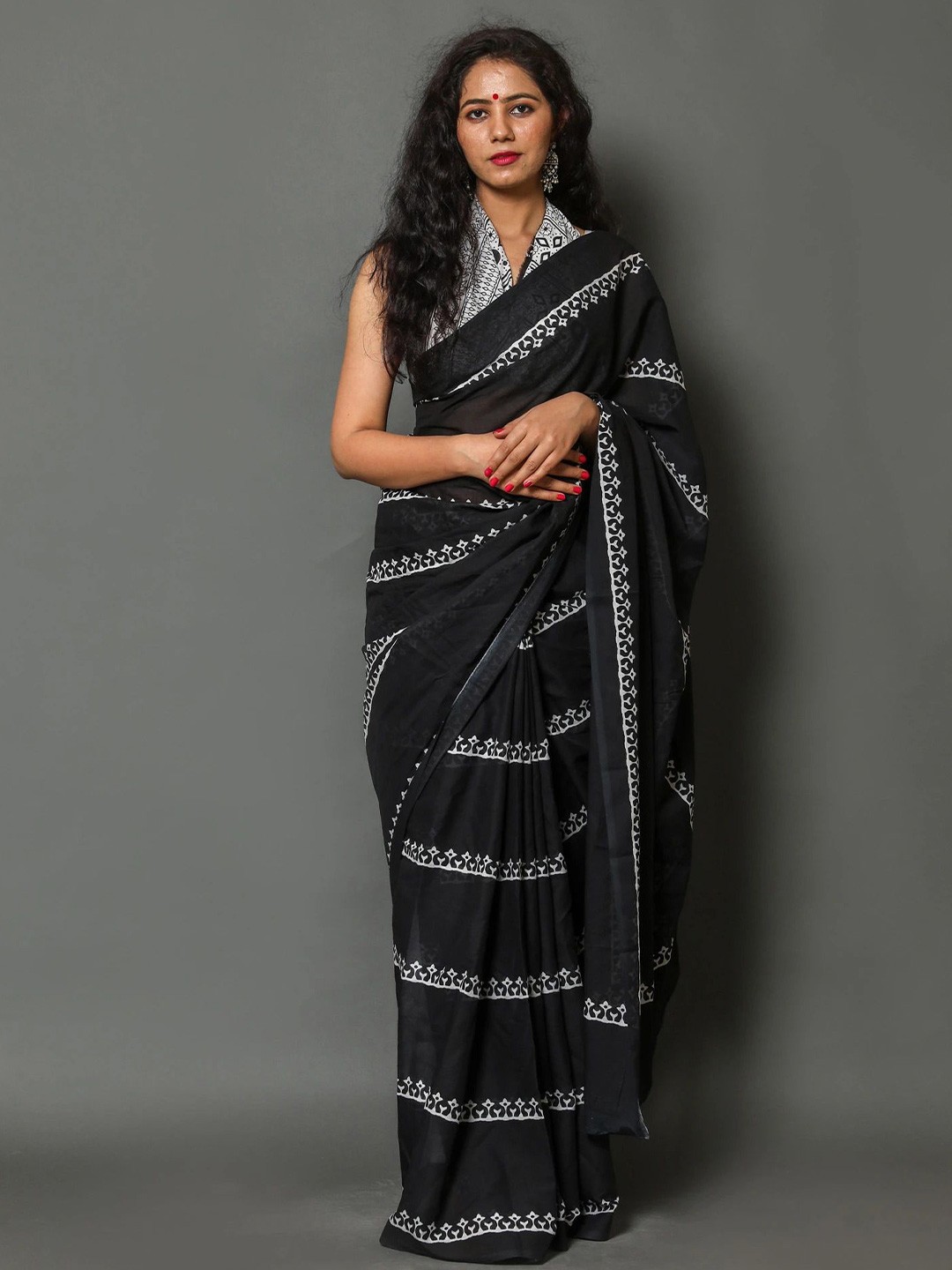 

Pinkcity Trade World Ethnic Motifs Pure Cotton Block Print Saree, Black