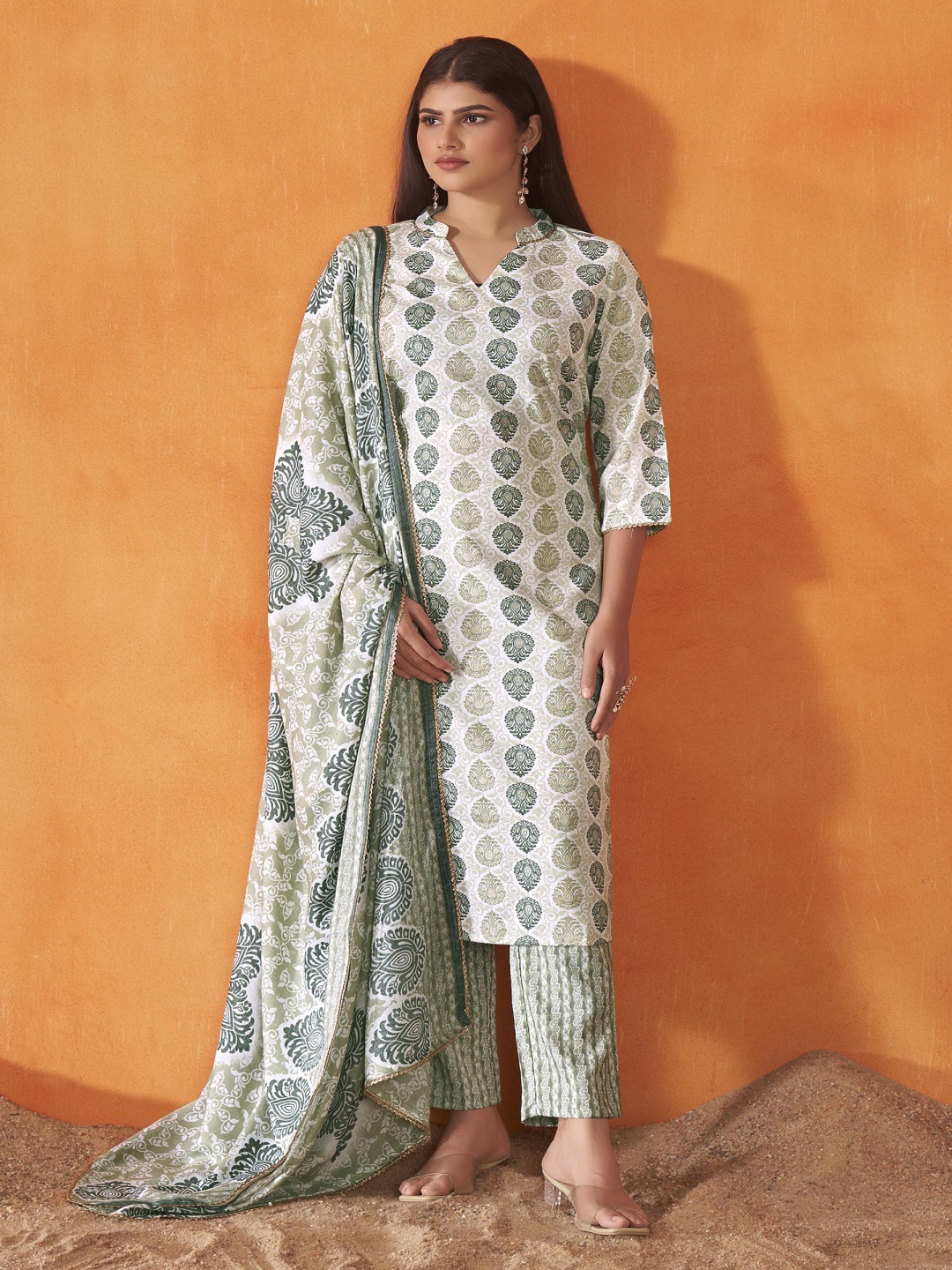 

Anouk Ethnic Motifs Printed Mandarin Collar Straight Kurta with Trousers And Dupatta, Cream