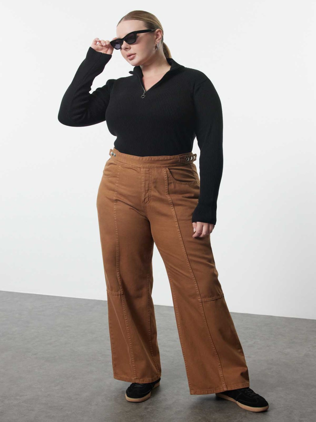 

Trendyol Women Mid-Rise Wide Leg Cotton Jeans, Brown