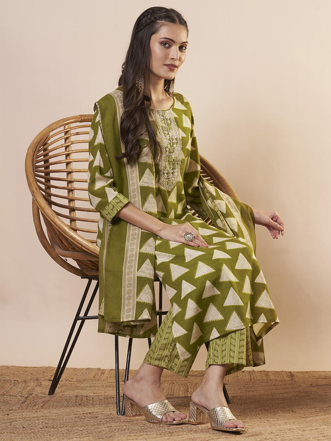 

FASHOR Women Printed Regular Pure Cotton Kurta with Trousers & With Dupatta, Green