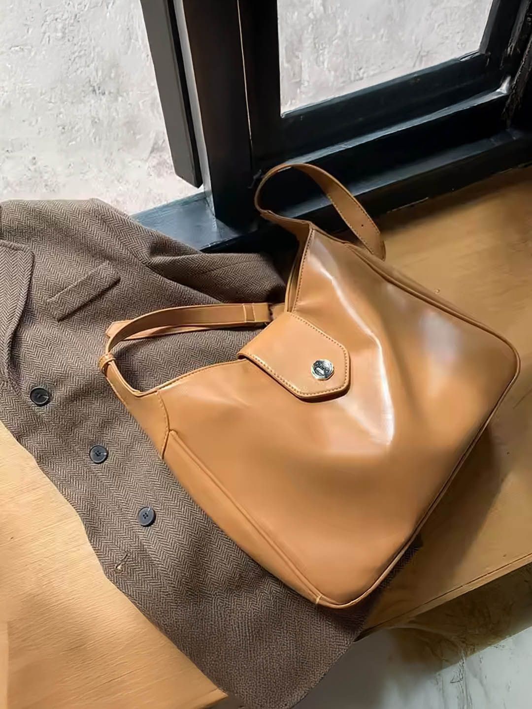 

StyleCast Structured Handheld Bag, Brown