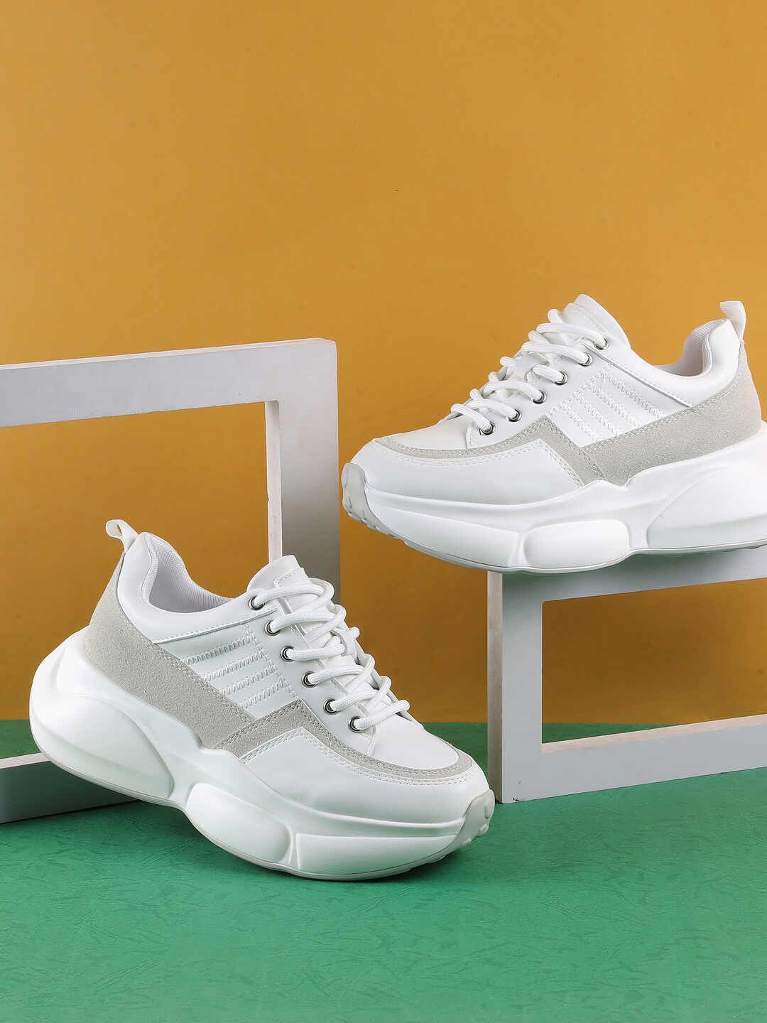 

Mochi Women Colourblocked Sneakers, White
