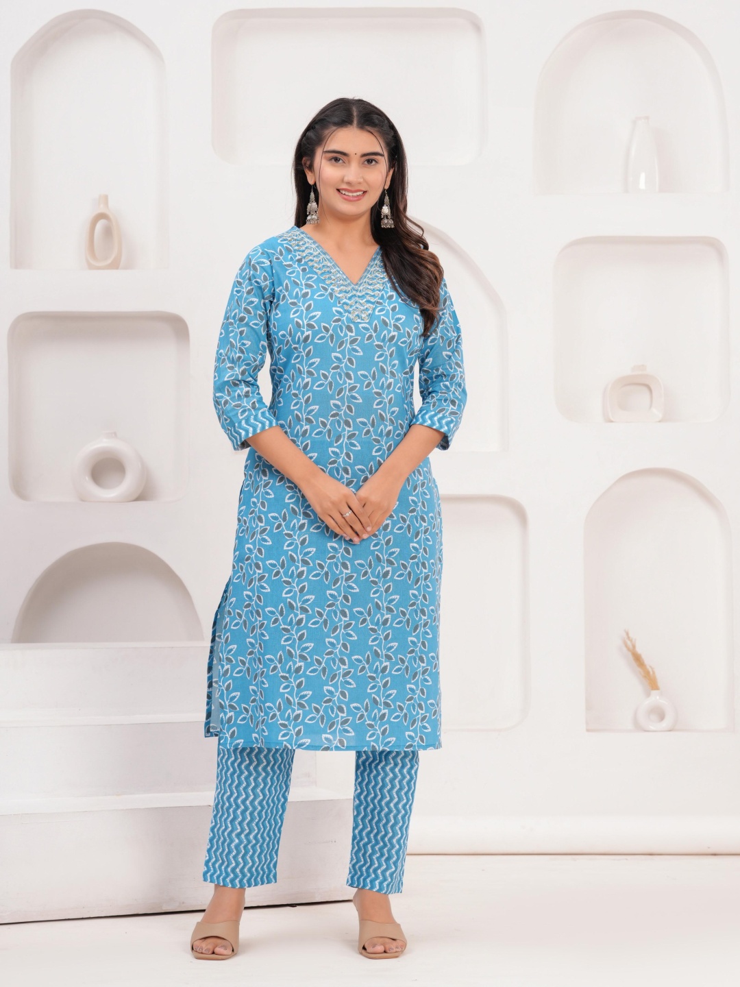 

CHIRAAI Women Floral Regular Pure Cotton Kurta with Pyjamas, Blue