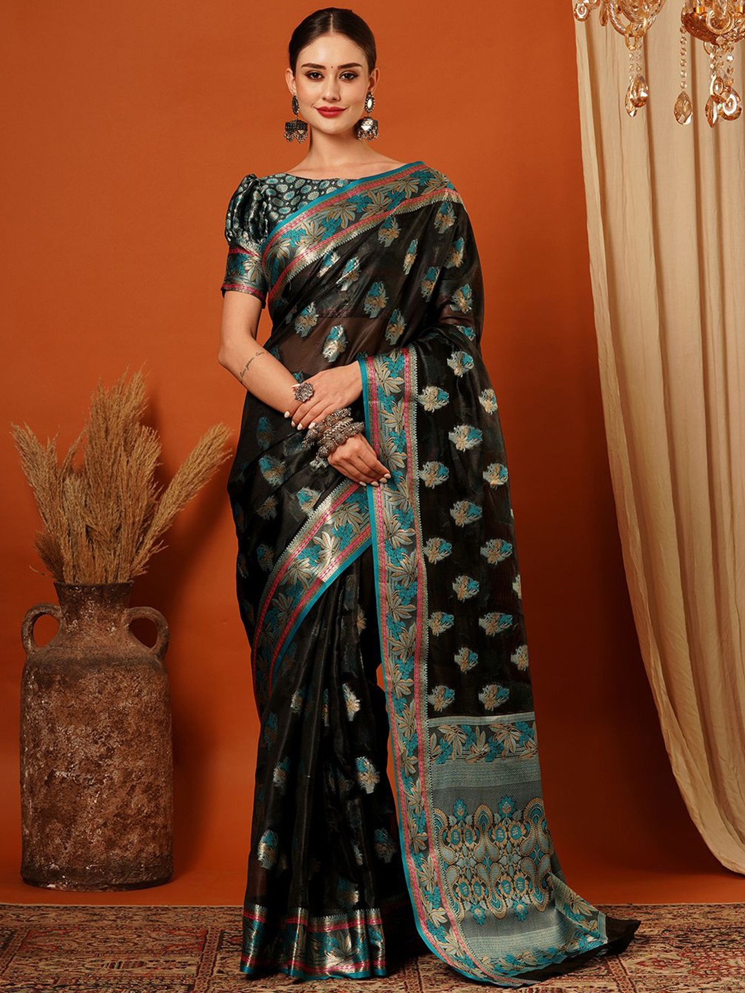 

VILLAGIUS Woven Design Zari Pure Silk Banarasi Saree, Black