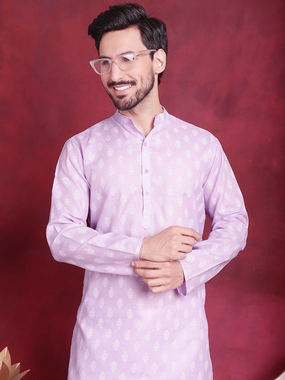 

Jompers Men Floral Printed Regular Kurta with Churidar, Purple