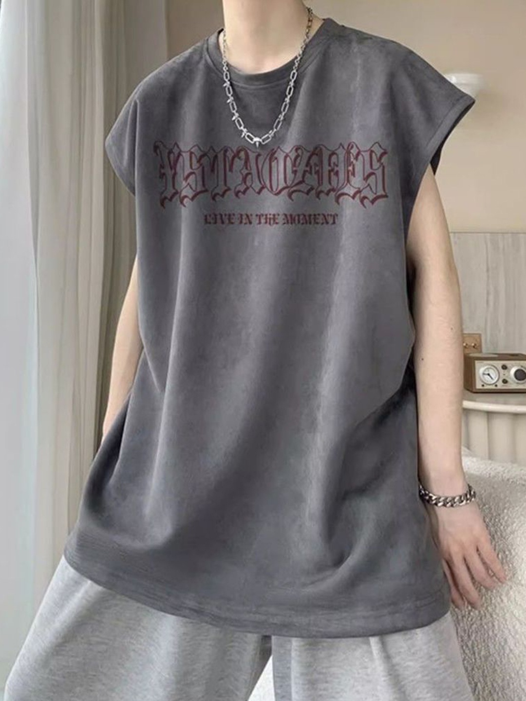 

StyleCast x Revolte Men Typography Printed Round Neck Relaxed Fit T-shirt, Grey