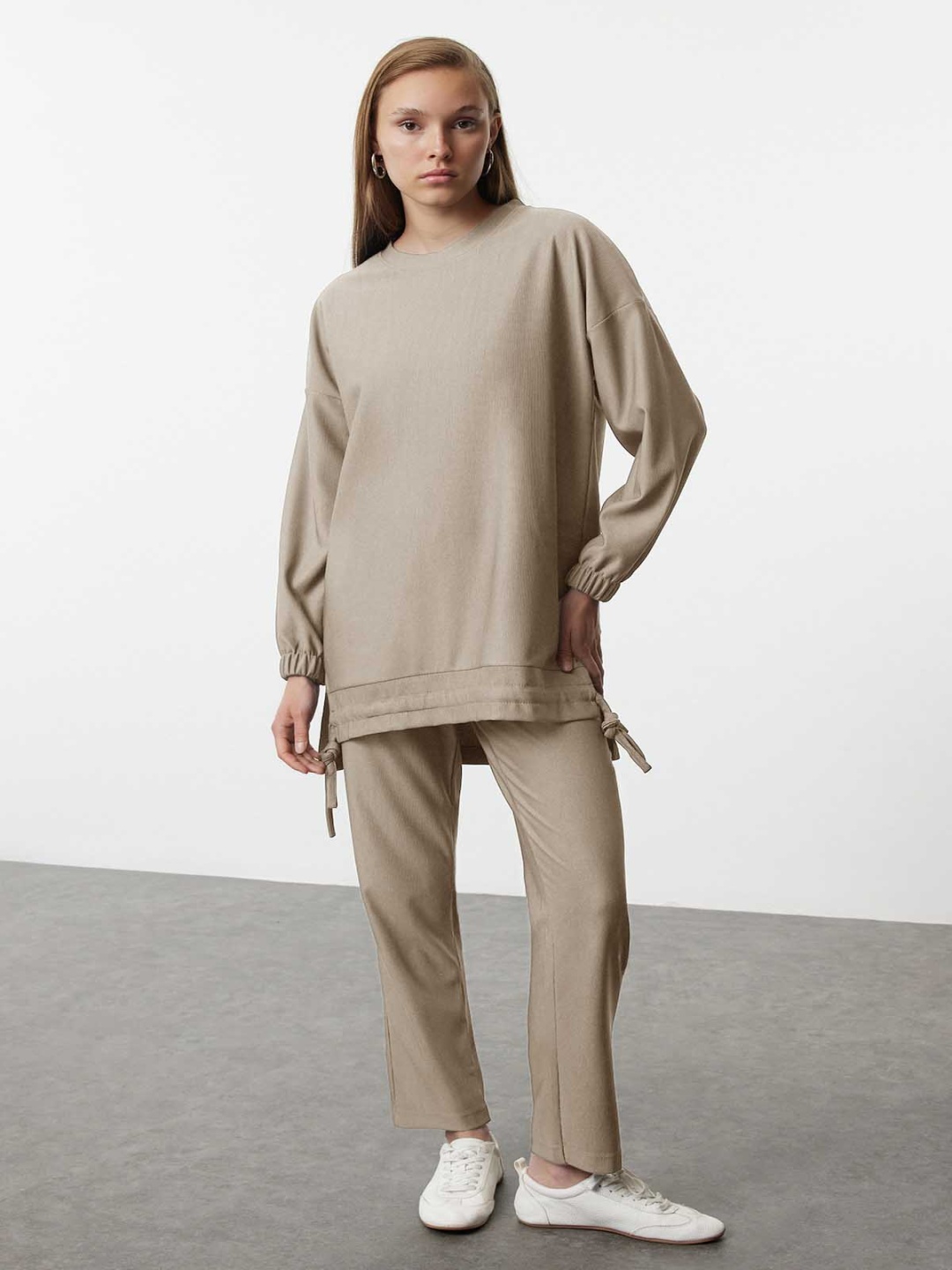 

Trendyol Ribbed Self Design Round Neck Sweatshirt And Trouser, Khaki