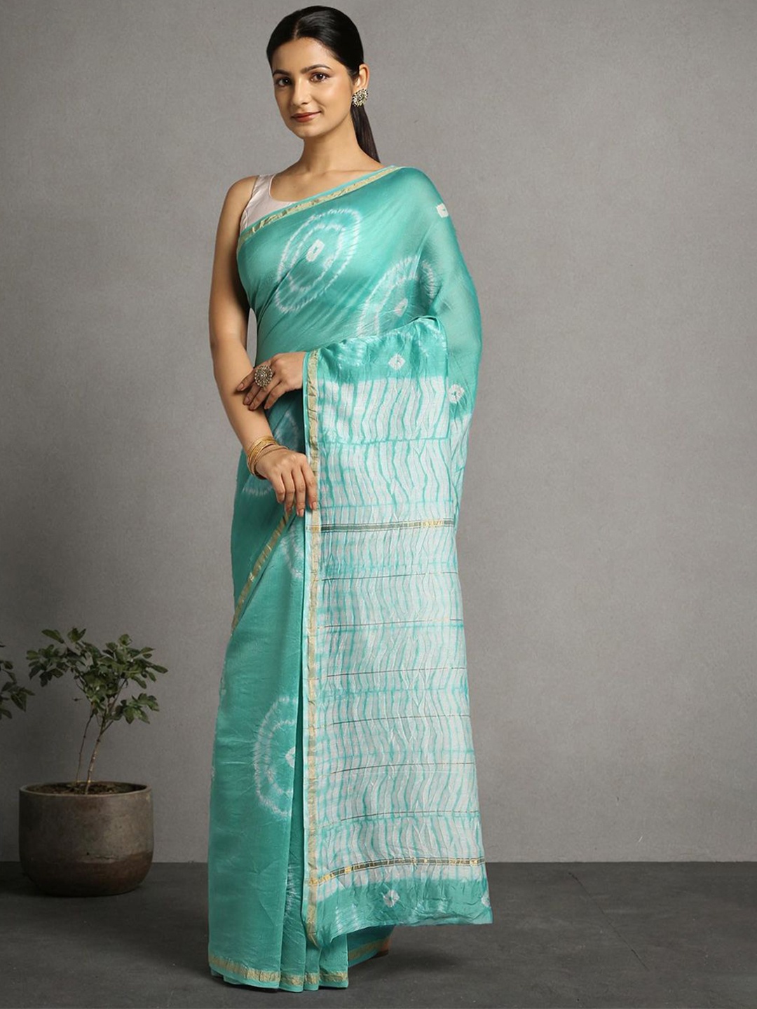 

Suha Tie and Dye Zari Chanderi Saree, Sea green
