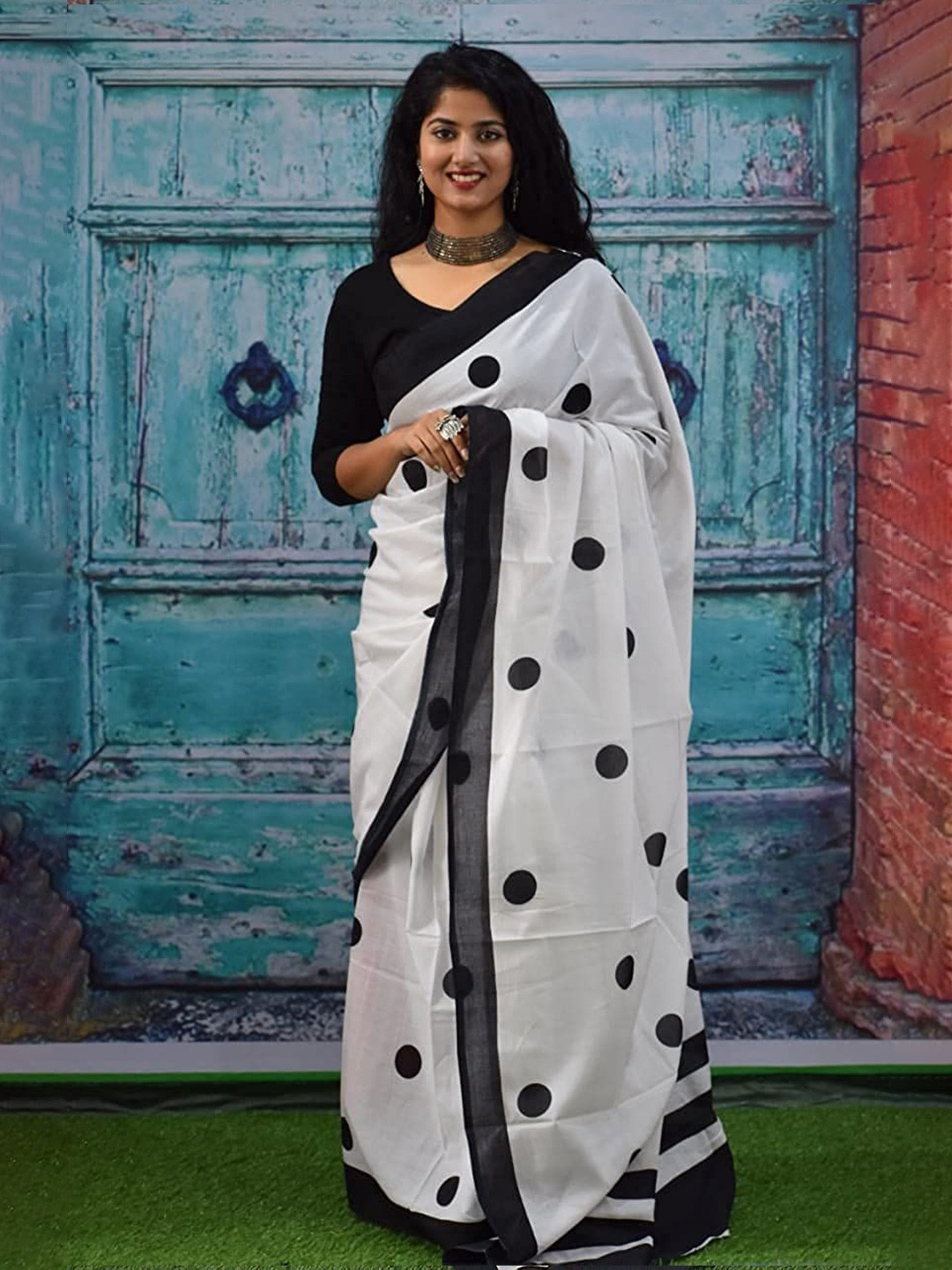 

Pinkcity Trade World Polka Dot Pure Cotton Block Print Saree, White